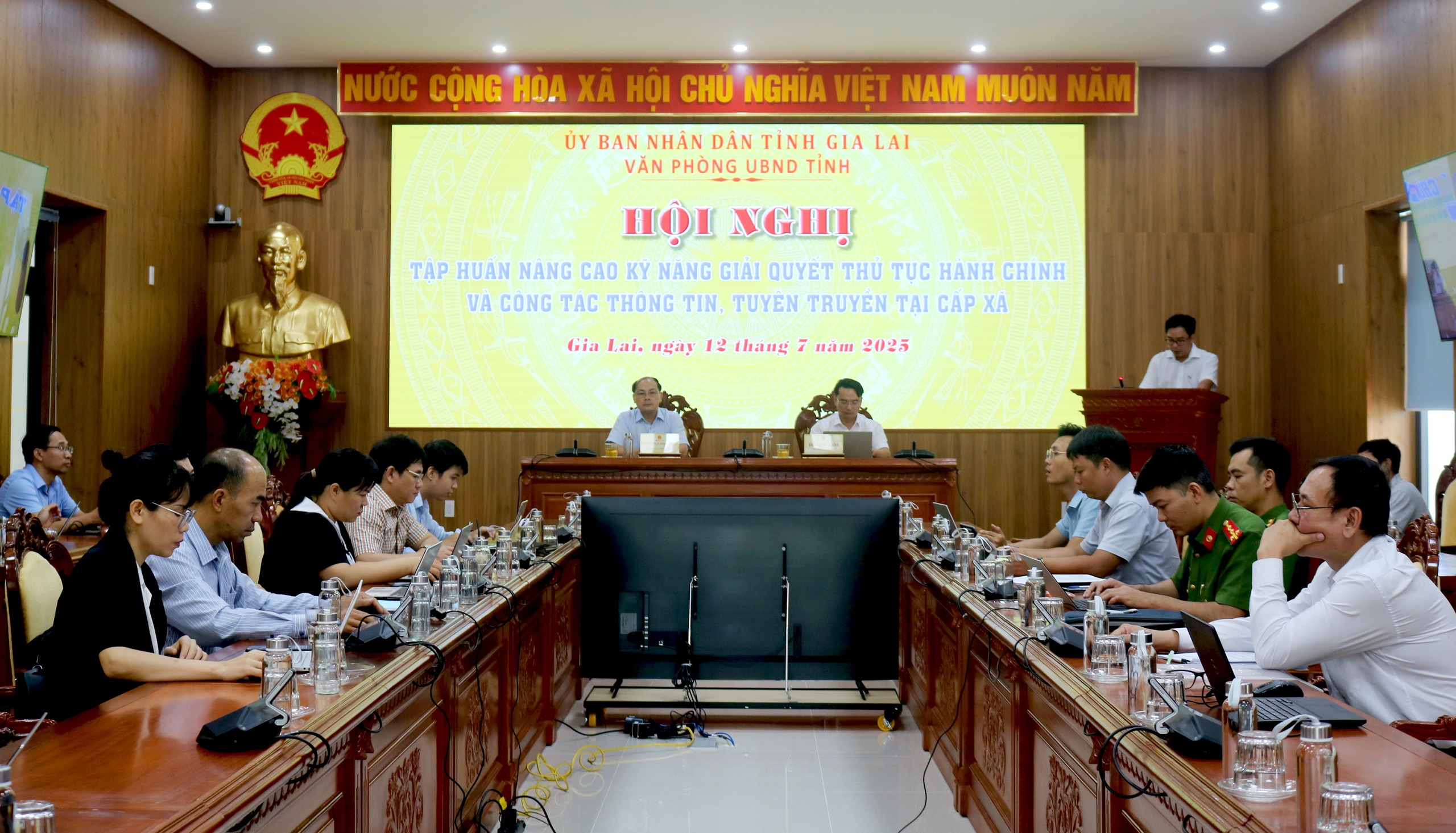 Gia Lai tập huấn cho c&aacute;n bộ cấp x&atilde; to&agrave;n tỉnh, hướng đến nền h&agrave;nh ch&iacute;nh hiệu quả- Ảnh 1.