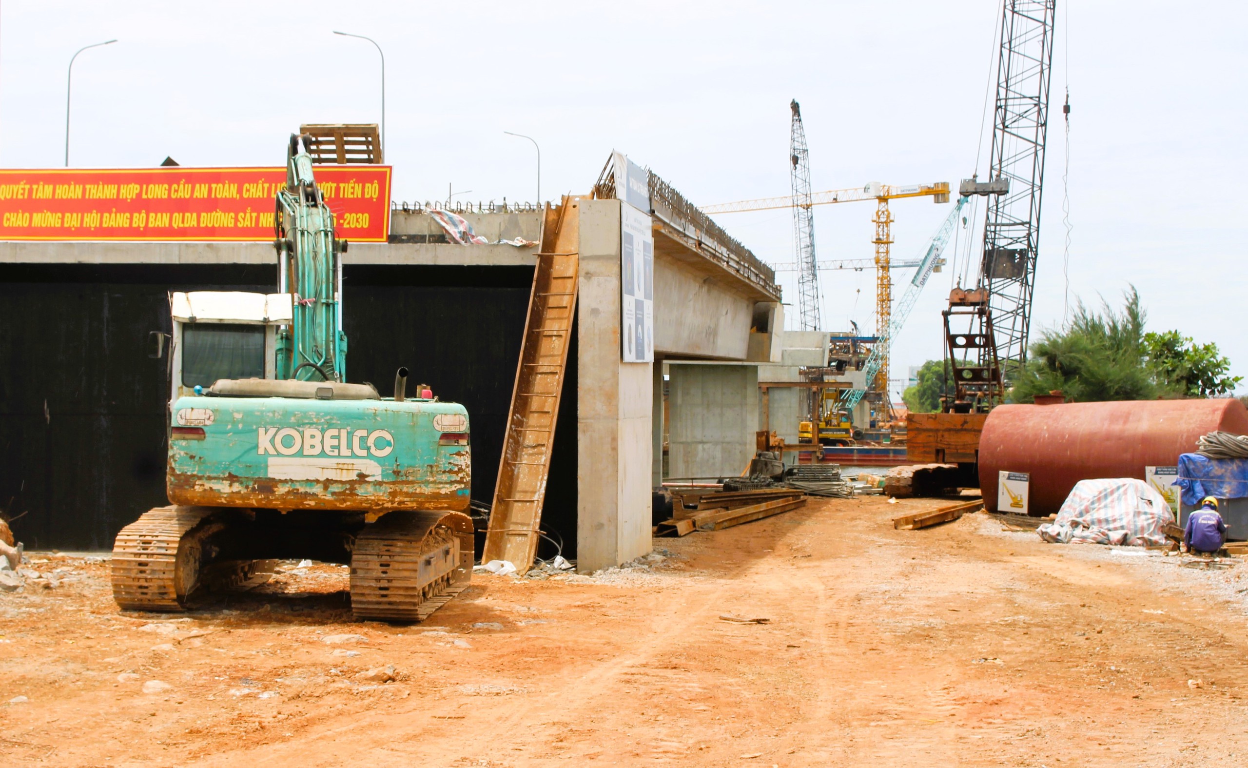 Cận cảnh cầu Gianh &ldquo;chia lửa&rdquo; cho cầu d&agrave;i nhất tr&ecirc;n QL1 qua Quảng Trị- Ảnh 10.