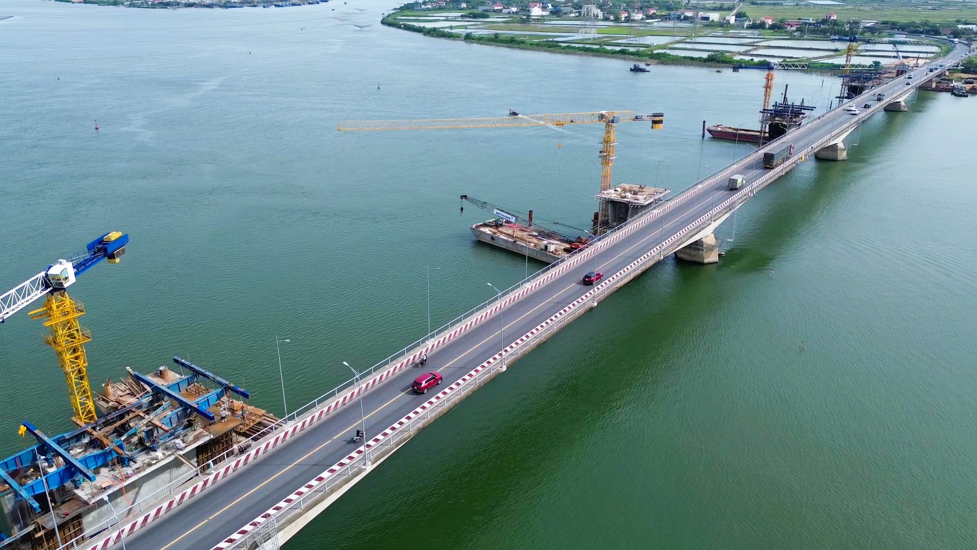 Cận cảnh cầu Gianh &ldquo;chia lửa&rdquo; cho cầu d&agrave;i nhất tr&ecirc;n QL1 qua Quảng Trị- Ảnh 2.