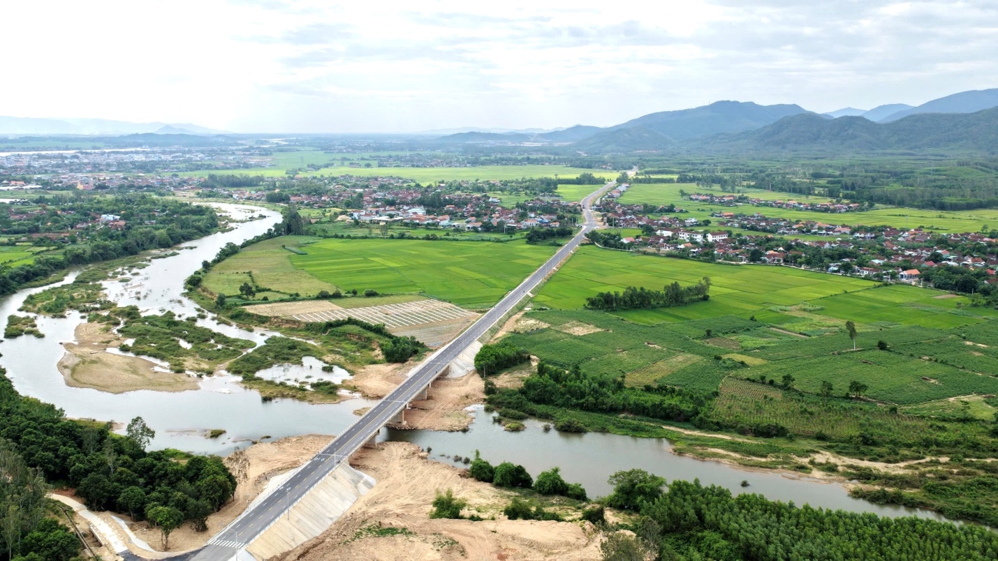 Gia Lai: Tăng tốc đưa c&aacute;c c&ocirc;ng tr&igrave;nh trọng điểm về đ&iacute;ch mừng Quốc kh&aacute;nh 2/9- Ảnh 1.