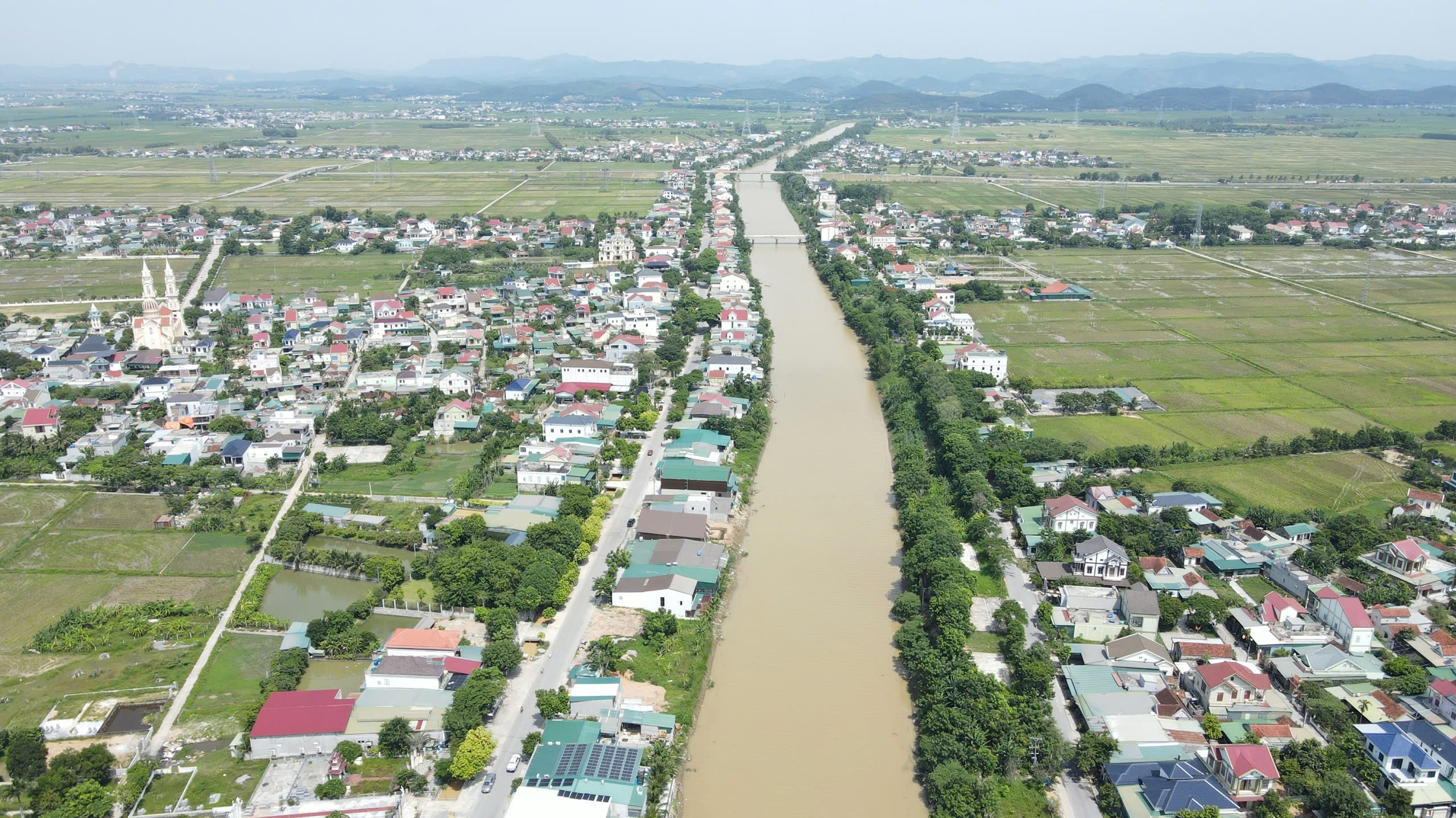 Nghệ An: T&igrave;nh trạng x&acirc;y dựng lấn chiếm c&ocirc;ng tr&igrave;nh đ&ecirc; điều, thủy lợi ng&agrave;y c&agrave;ng nghi&ecirc;m trọng- Ảnh 1.