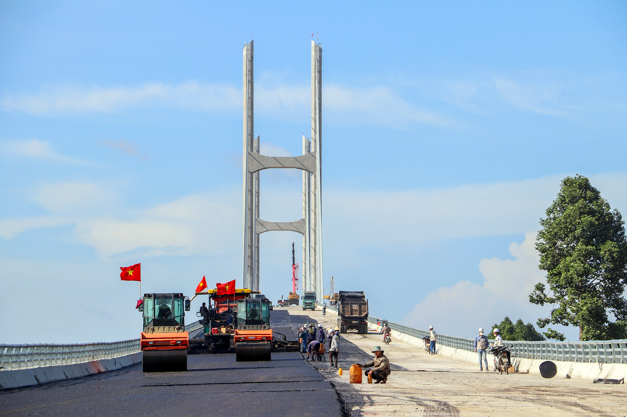 Thủ tướng: L&atilde;nh đạo địa phương phải đi kiểm tra, gỡ kh&oacute; cho dự &aacute;n trọng điểm- Ảnh 3.