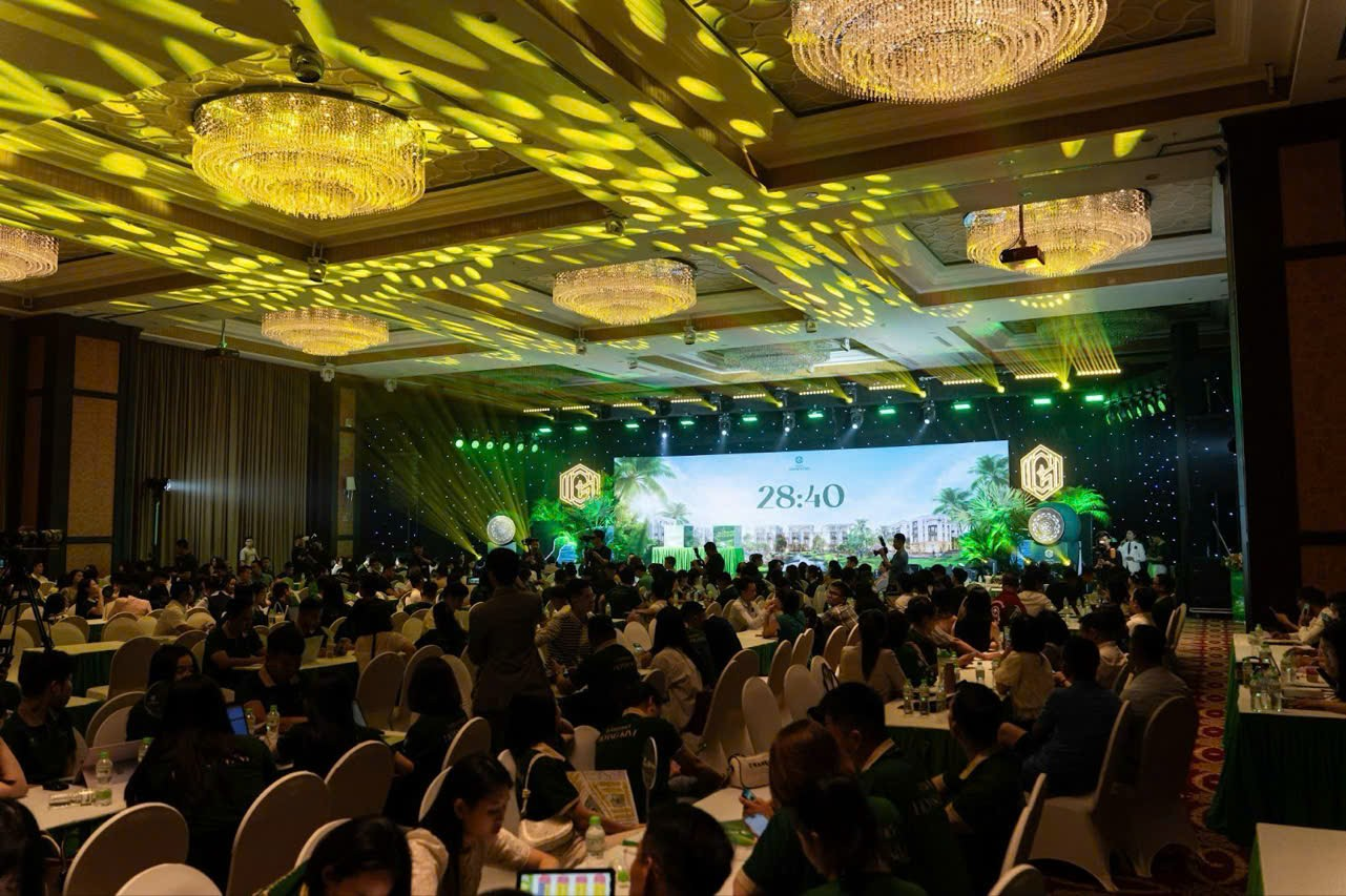 VHS rực ch&aacute;y c&ugrave;ng ph&acirc;n khu thi&ecirc;n h&agrave; - Vinhomes Golden City- Ảnh 2.