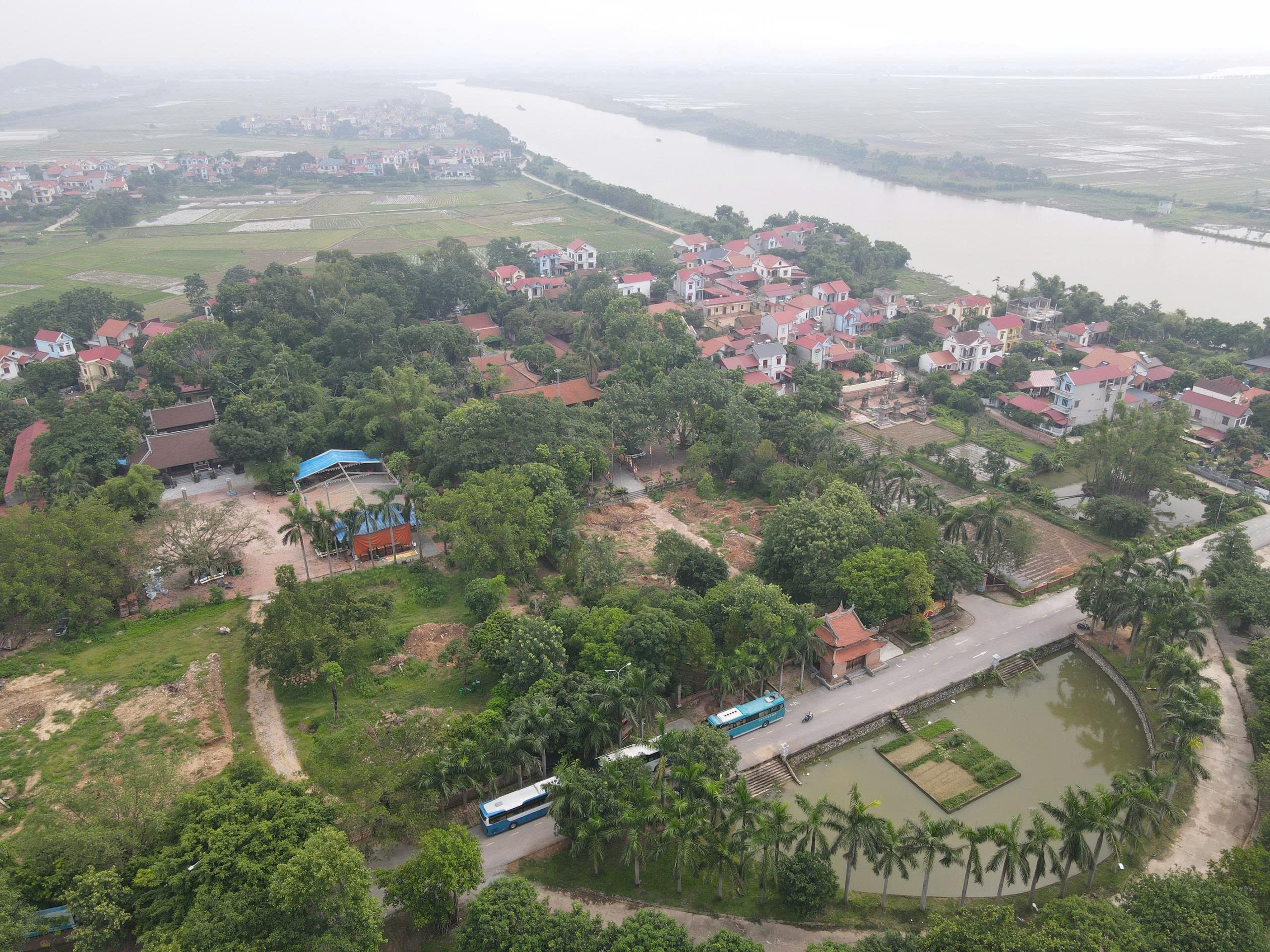 Chi&ecirc;m b&aacute;i ch&ugrave;a cổ lưu giữ nhiều b&aacute;u vật trong quần thể di sản thế giới mới ở Bắc Ninh- Ảnh 3.