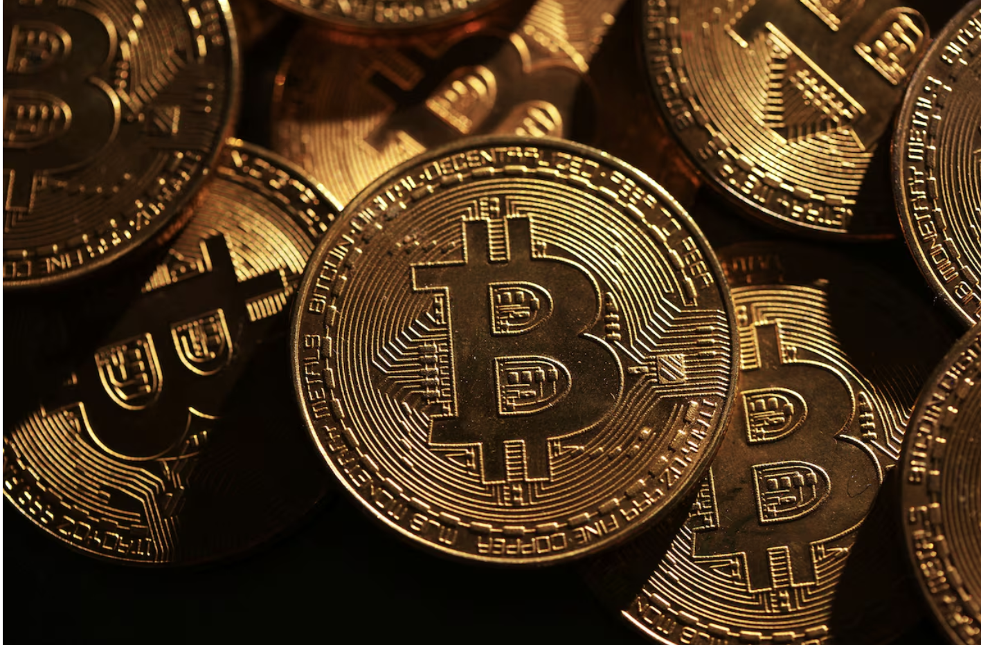 Lần đầu ti&ecirc;n trong lịch sử Bitcoin vượt mốc 120.000 USD- Ảnh 1.