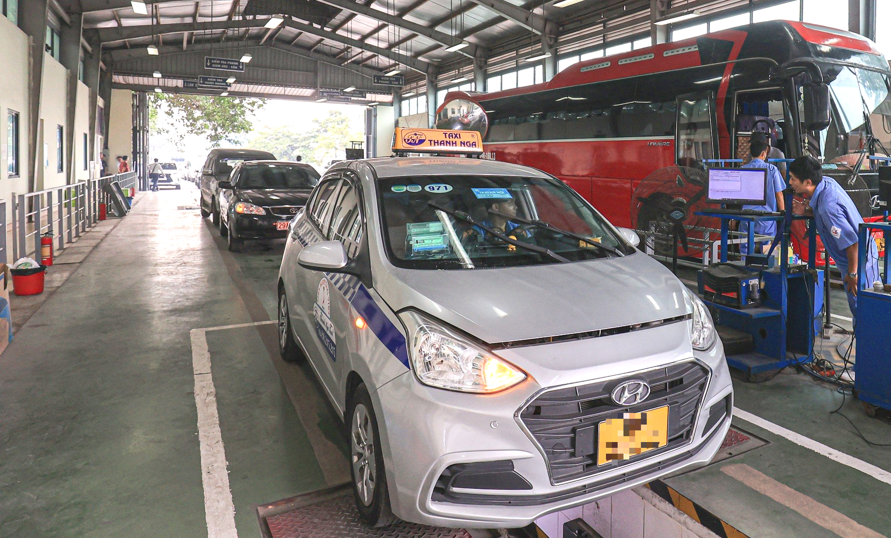 &Ocirc; t&ocirc; biển v&agrave;ng kh&ocirc;ng d&aacute;n ph&ugrave; hiệu vận tải c&oacute; đạt đăng kiểm?- Ảnh 1.