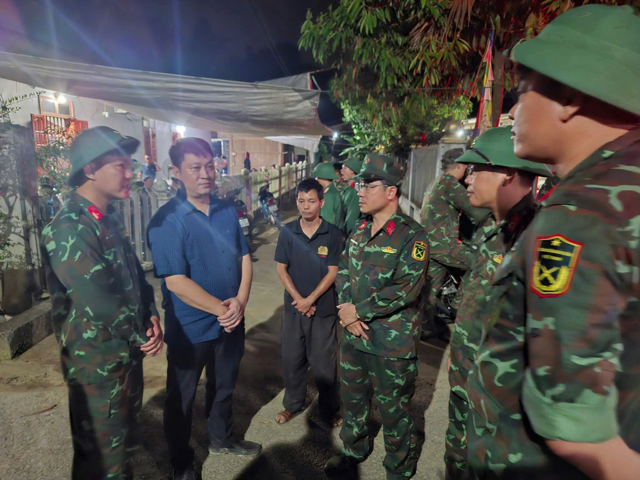 To&agrave;n cảnh vụ sạt lở đất ở L&agrave;o Cai l&agrave;m 2 người chết, 3 người bị thương- Ảnh 9.