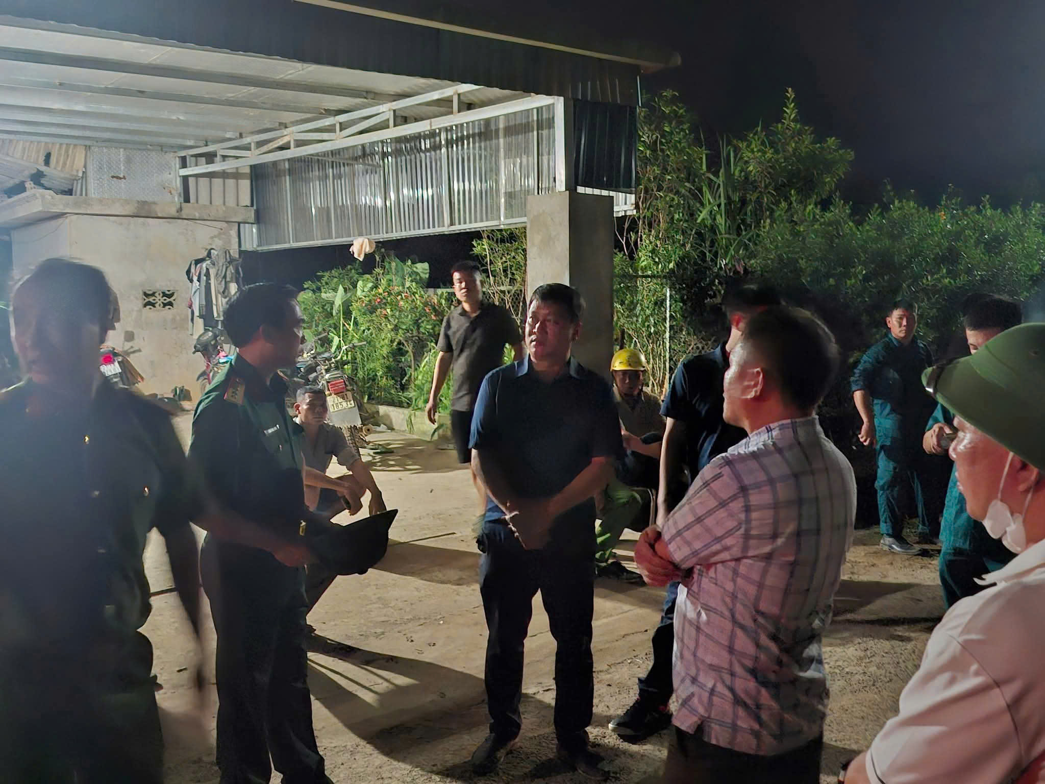 To&agrave;n cảnh vụ sạt lở đất ở L&agrave;o Cai l&agrave;m 2 người chết, 3 người bị thương- Ảnh 10.