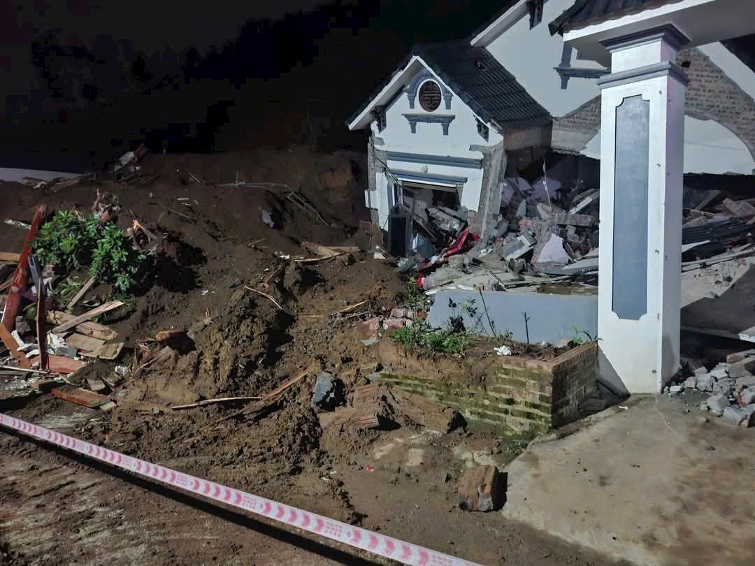 To&agrave;n cảnh vụ sạt lở đất ở L&agrave;o Cai l&agrave;m 2 người chết, 3 người bị thương- Ảnh 3.