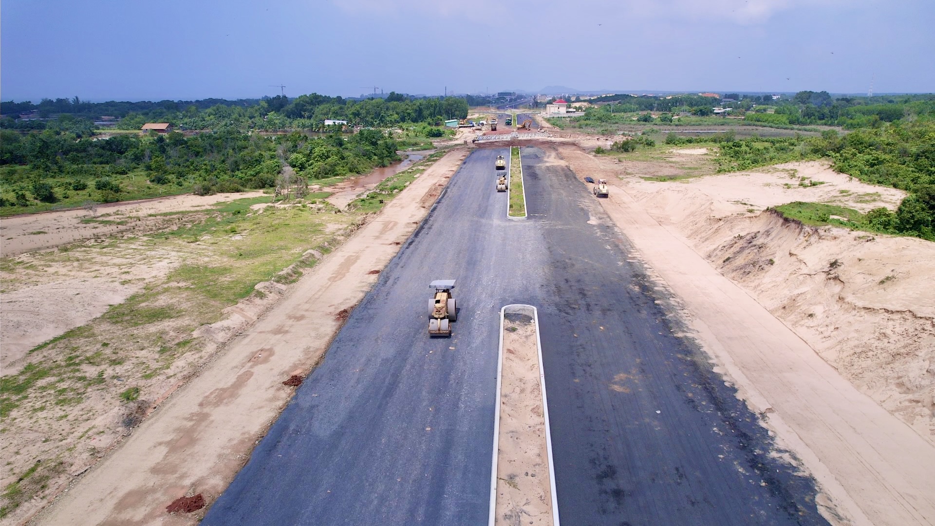 Ngắm diện mạo mới nhất của đại lộ ven biển phía Đông 7.000 tỷ nối TP.HCM - Lâm Đồng- Ảnh 6. Ngắm diện mạo mới nhất của đại lộ ven biển phía Đông 7.000 tỷ nối TP.HCM - Lâm Đồng- Ảnh 6.