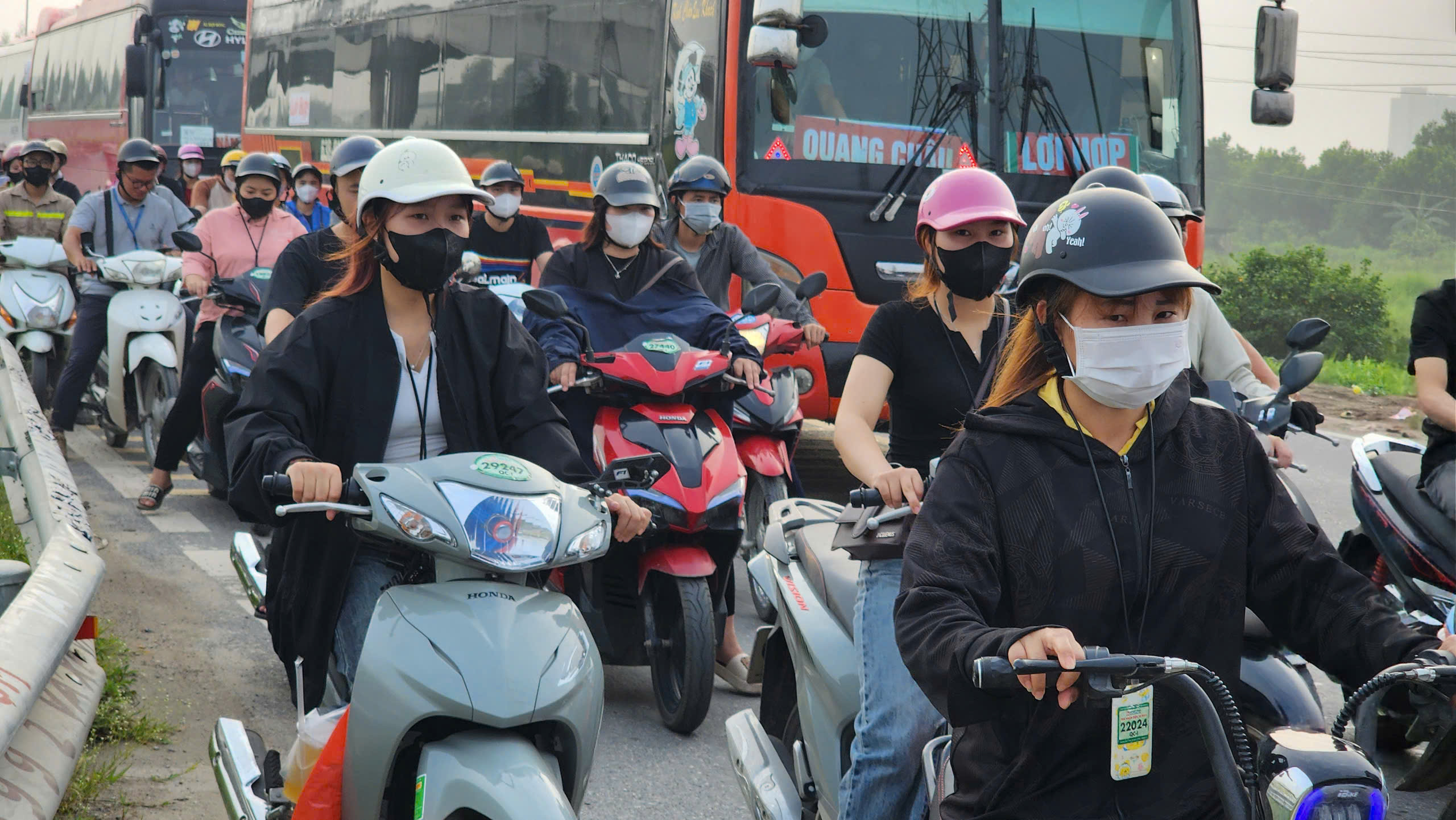 Tắc đường tại KCN Quang Ch&acirc;u, Bắc Ninh gỡ "n&uacute;t thắt" thế n&agrave;o?- Ảnh 6.