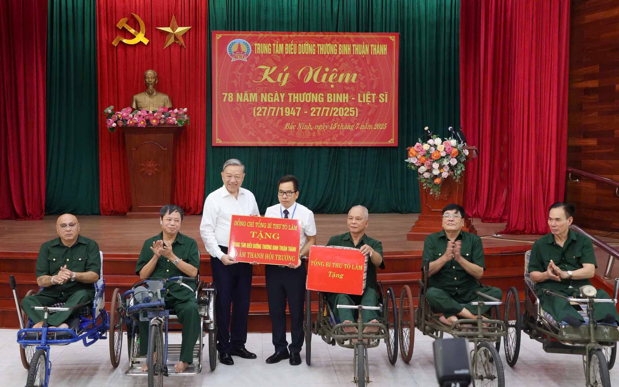 Tổng B&iacute; thư T&ocirc; L&acirc;m: Đảng, Nh&agrave; nước lu&ocirc;n quan t&acirc;m, chăm lo người c&oacute; c&ocirc;ng