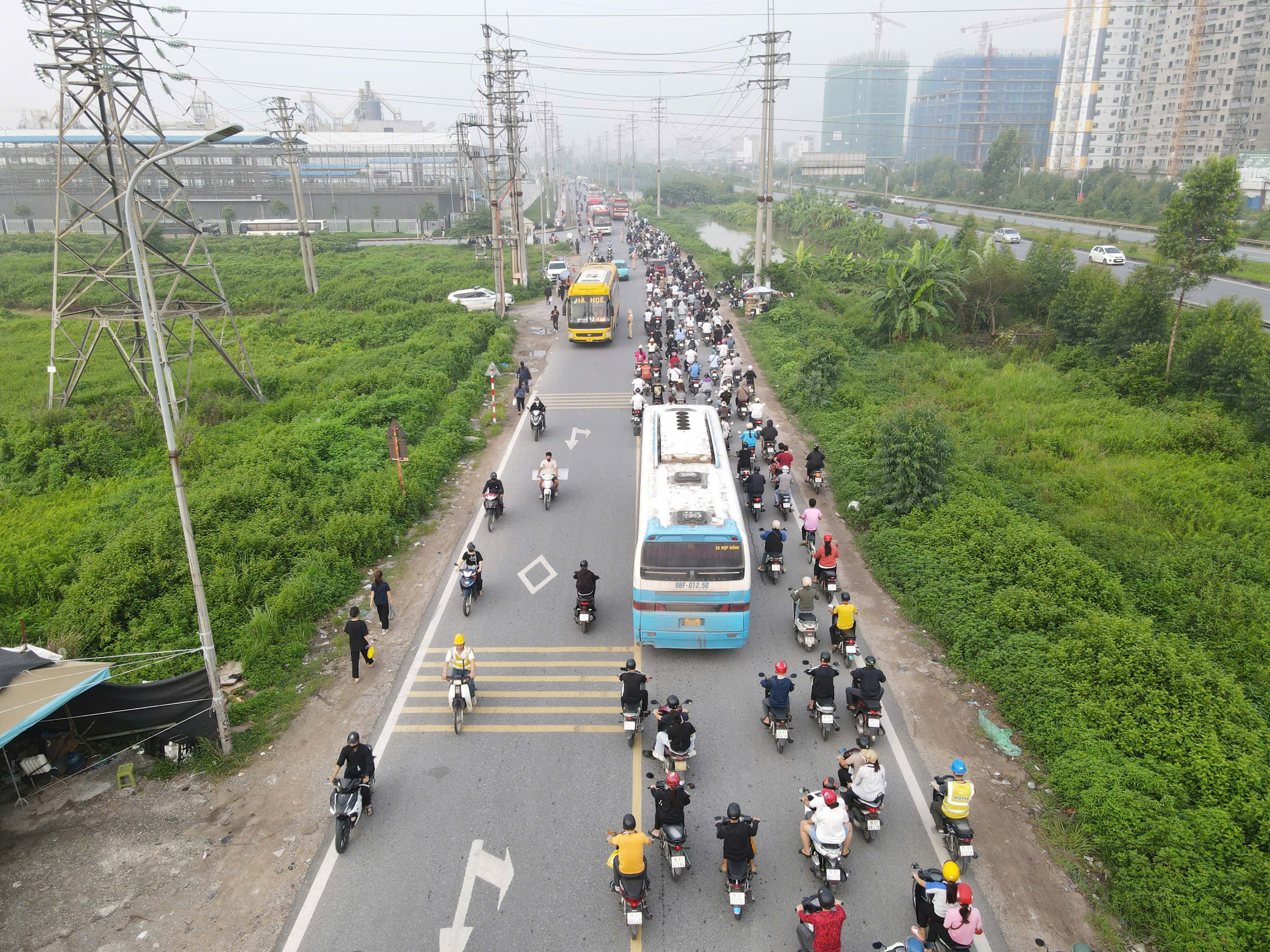 Tắc đường tại KCN Quang Ch&acirc;u, Bắc Ninh gỡ "n&uacute;t thắt" thế n&agrave;o?- Ảnh 14.
