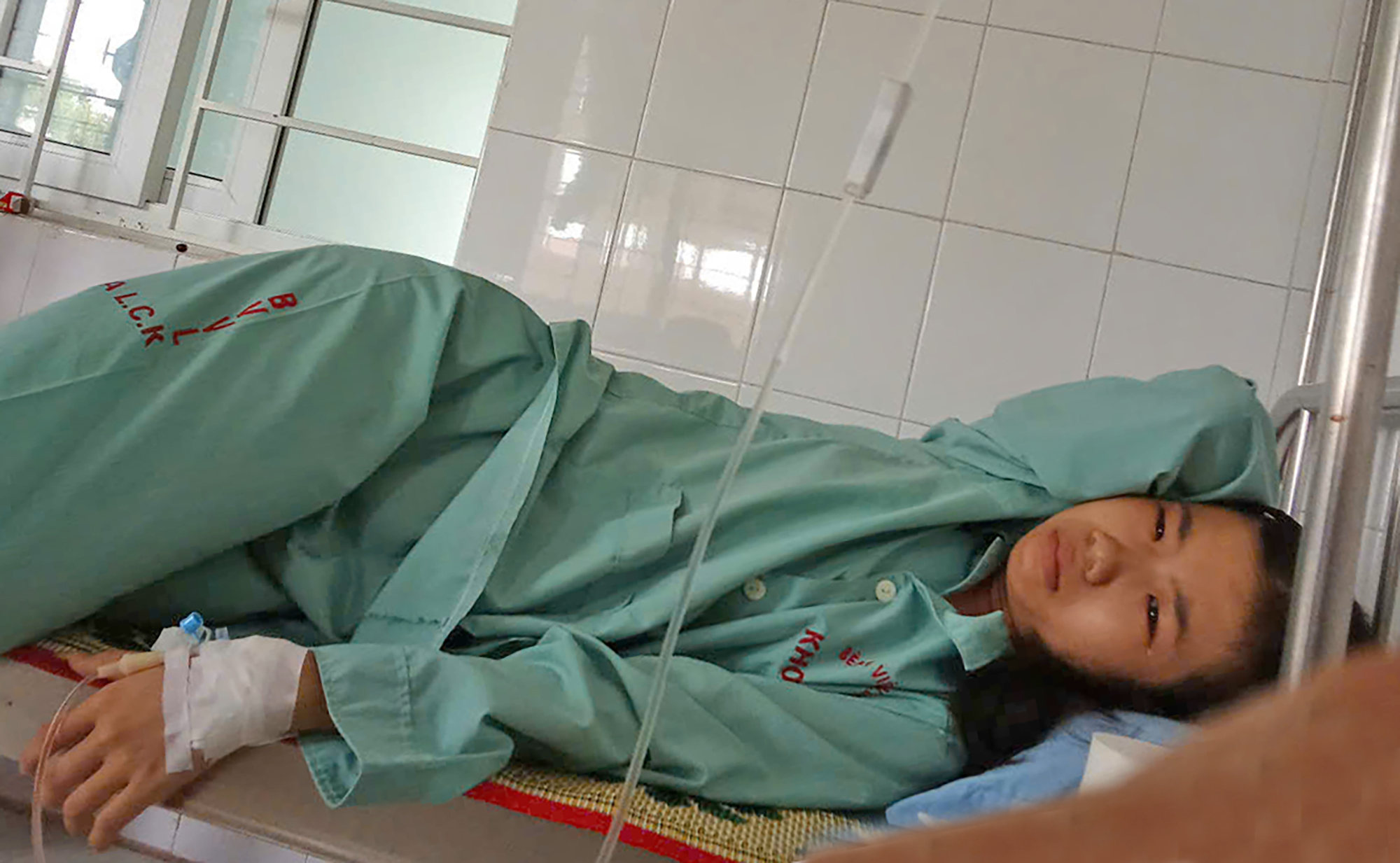 Nỗi đau nữ sinh mất cha v&igrave; tai nạn giao th&ocirc;ng- Ảnh 2.