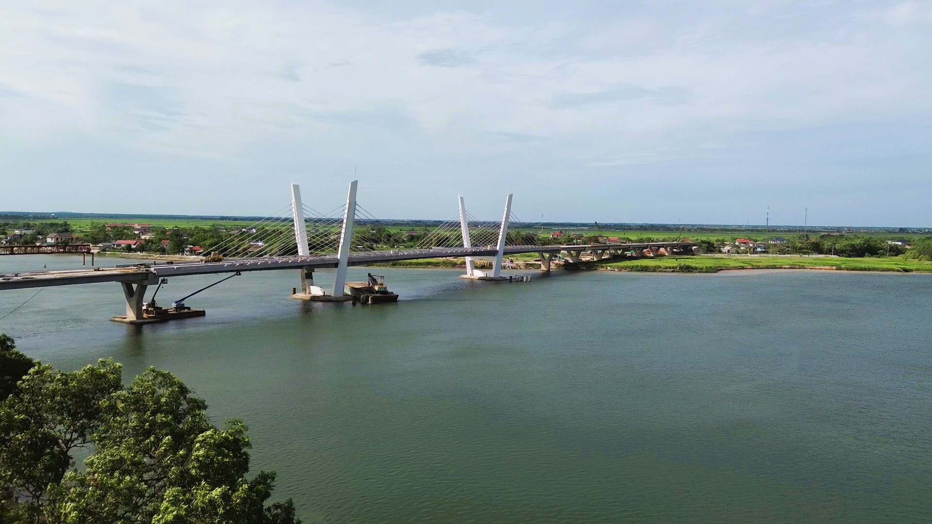 C&ocirc;ng tr&igrave;nh cầu v&ograve;m th&eacute;p, đường ven biển qua tỉnh Quảng Trị đang thi c&ocirc;ng thế n&agrave;o?- Ảnh 11.