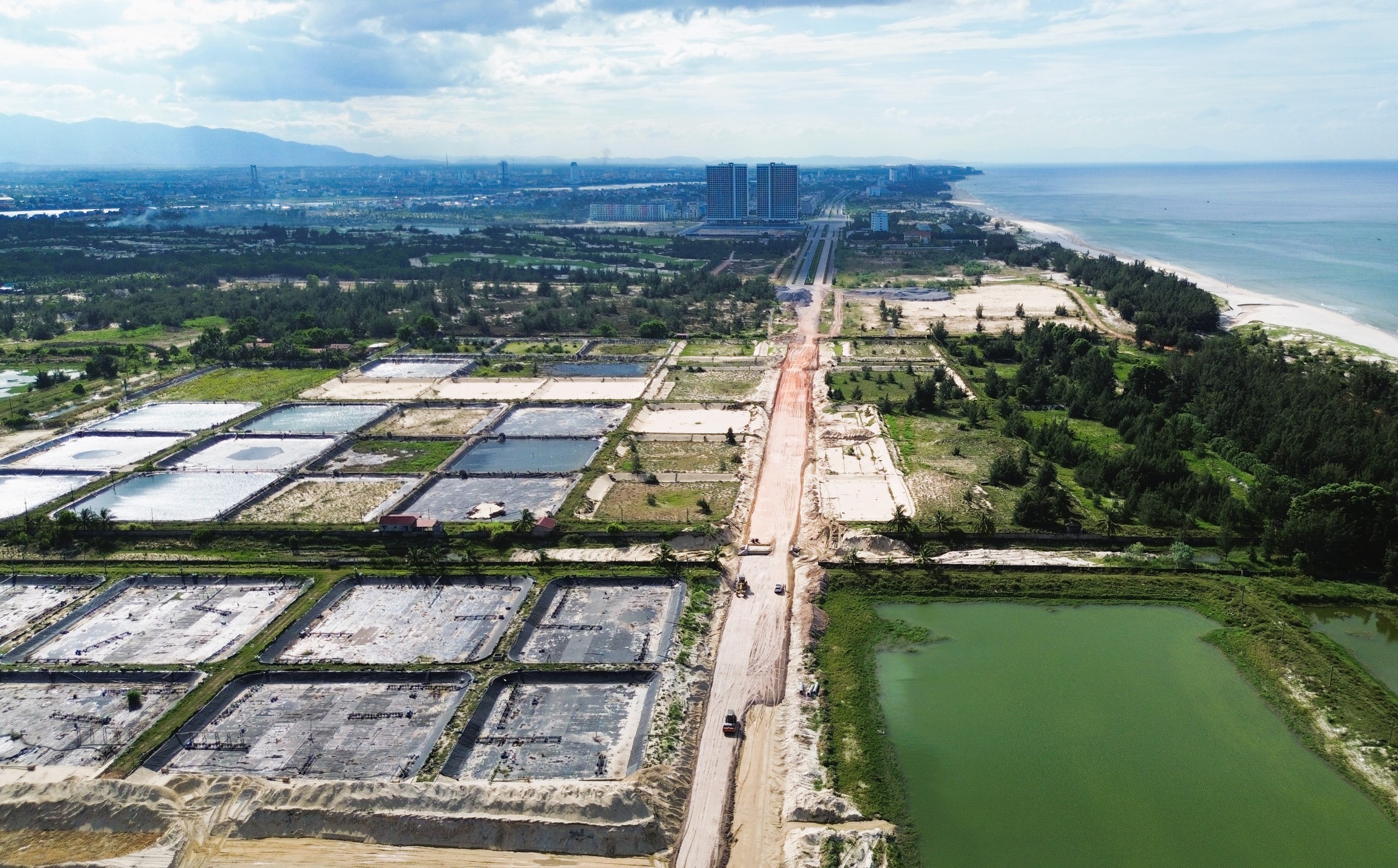 C&ocirc;ng tr&igrave;nh cầu v&ograve;m th&eacute;p, đường ven biển qua tỉnh Quảng Trị đang thi c&ocirc;ng thế n&agrave;o?- Ảnh 7.