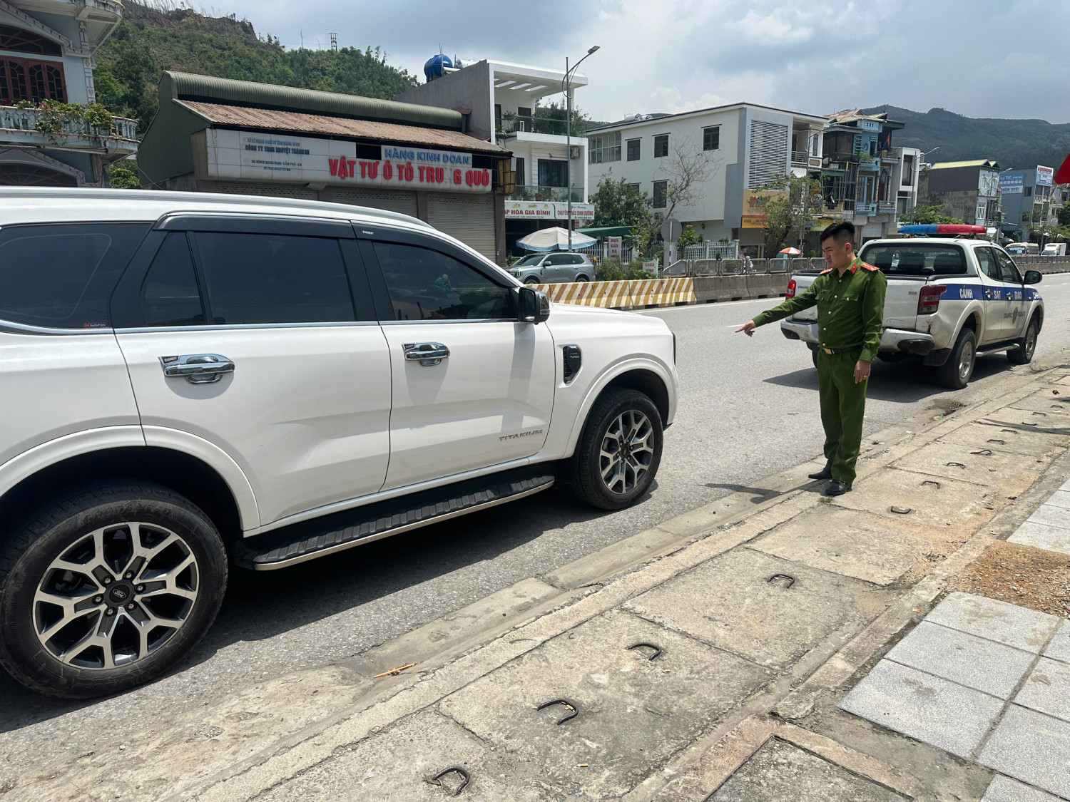 X&aacute;c định được t&agrave;i xế g&acirc;y tai nạn rồi bỏ trốn tại Quảng Ninh- Ảnh 1.