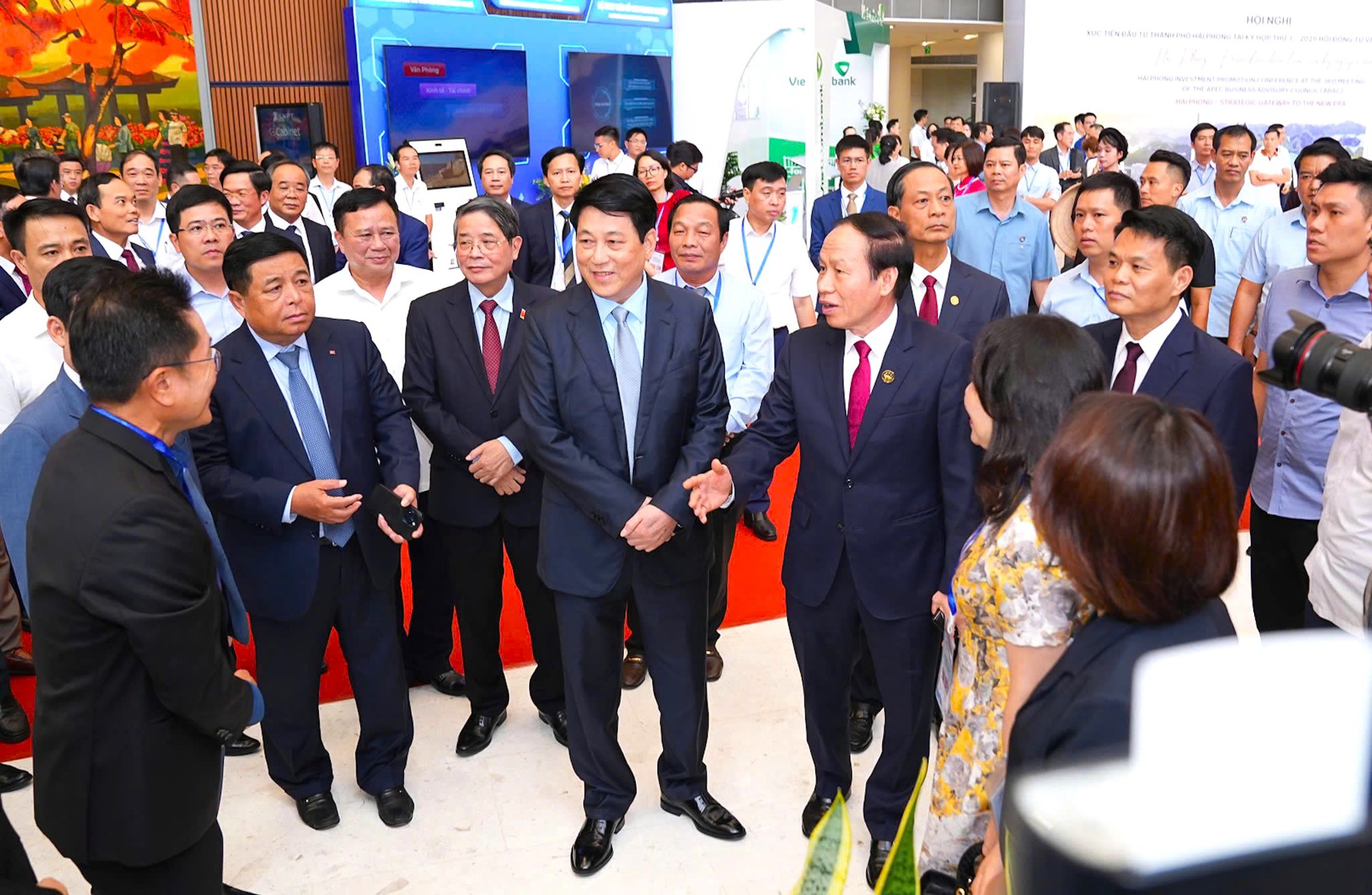 Chủ tịch nước Lương Cường dự hội nghị x&uacute;c tiến đầu tư TP Hải Ph&ograve;ng- Ảnh 1.