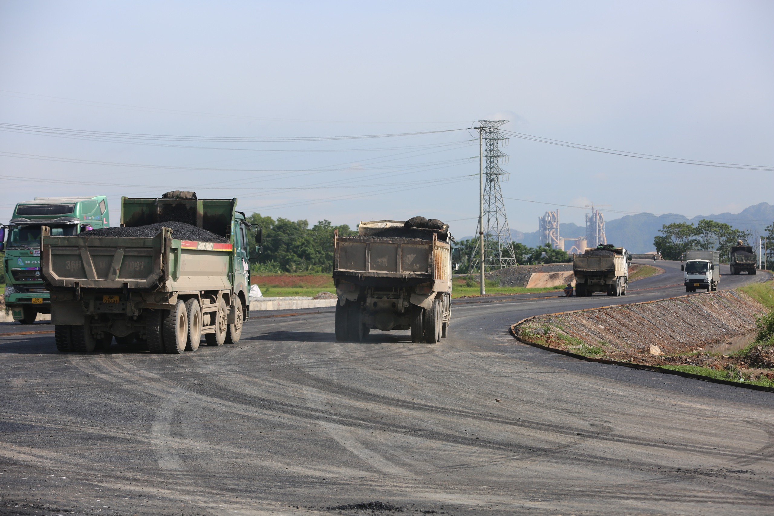 Thanh Hóa "thúc" tiến độ giải phóng mặt bằng dự án giao thông 900 tỷ đồng- Ảnh 2. Thanh Hóa "thúc" tiến độ giải phóng mặt bằng dự án giao thông 900 tỷ đồng- Ảnh 2.