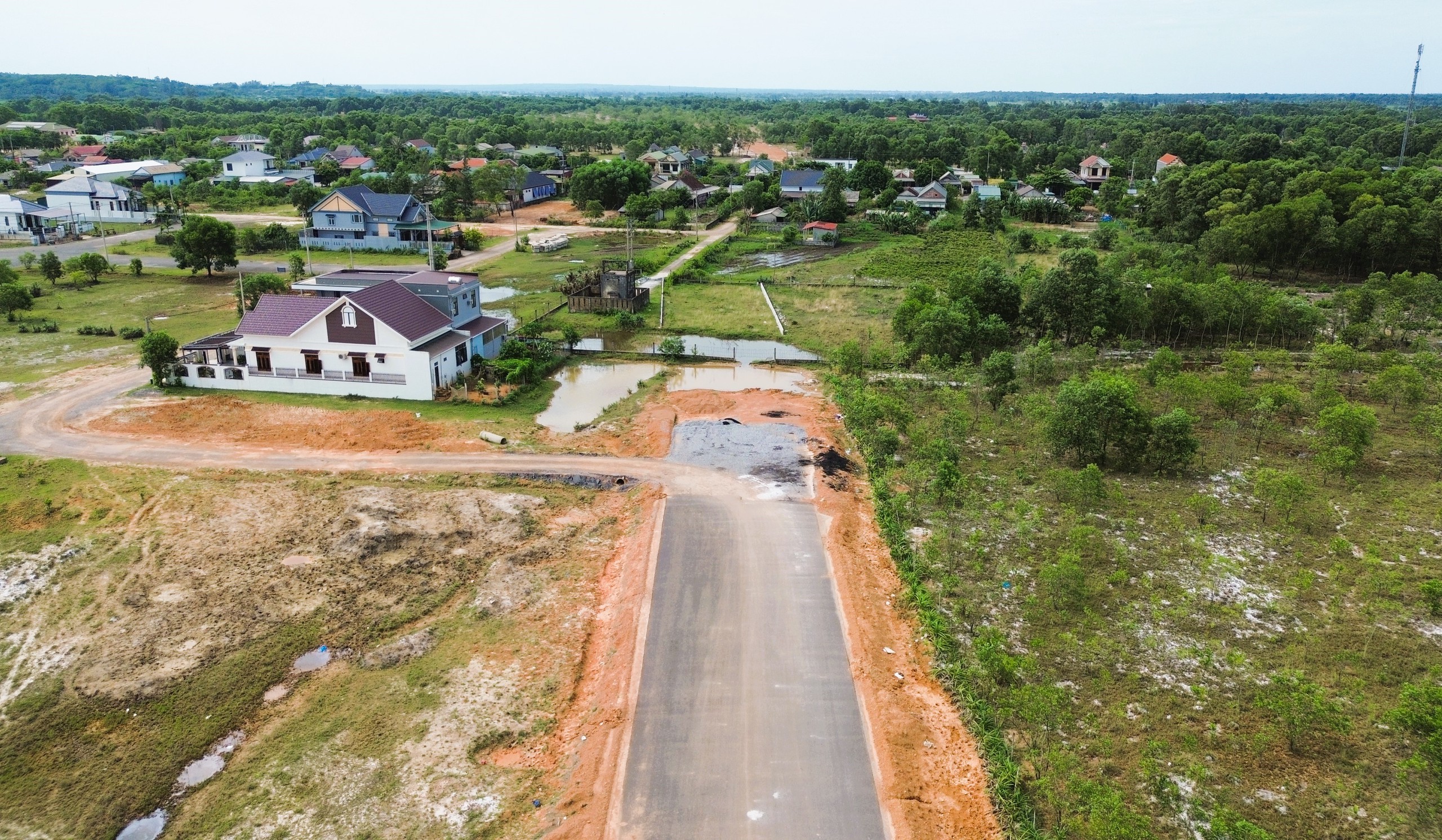 Dự &aacute;n đường tr&aacute;nh Đ&ocirc;ng H&agrave; đua nước r&uacute;t ho&agrave;n th&agrave;nh nhưng mặt bằng c&ograve;n vướng mắc- Ảnh 7.