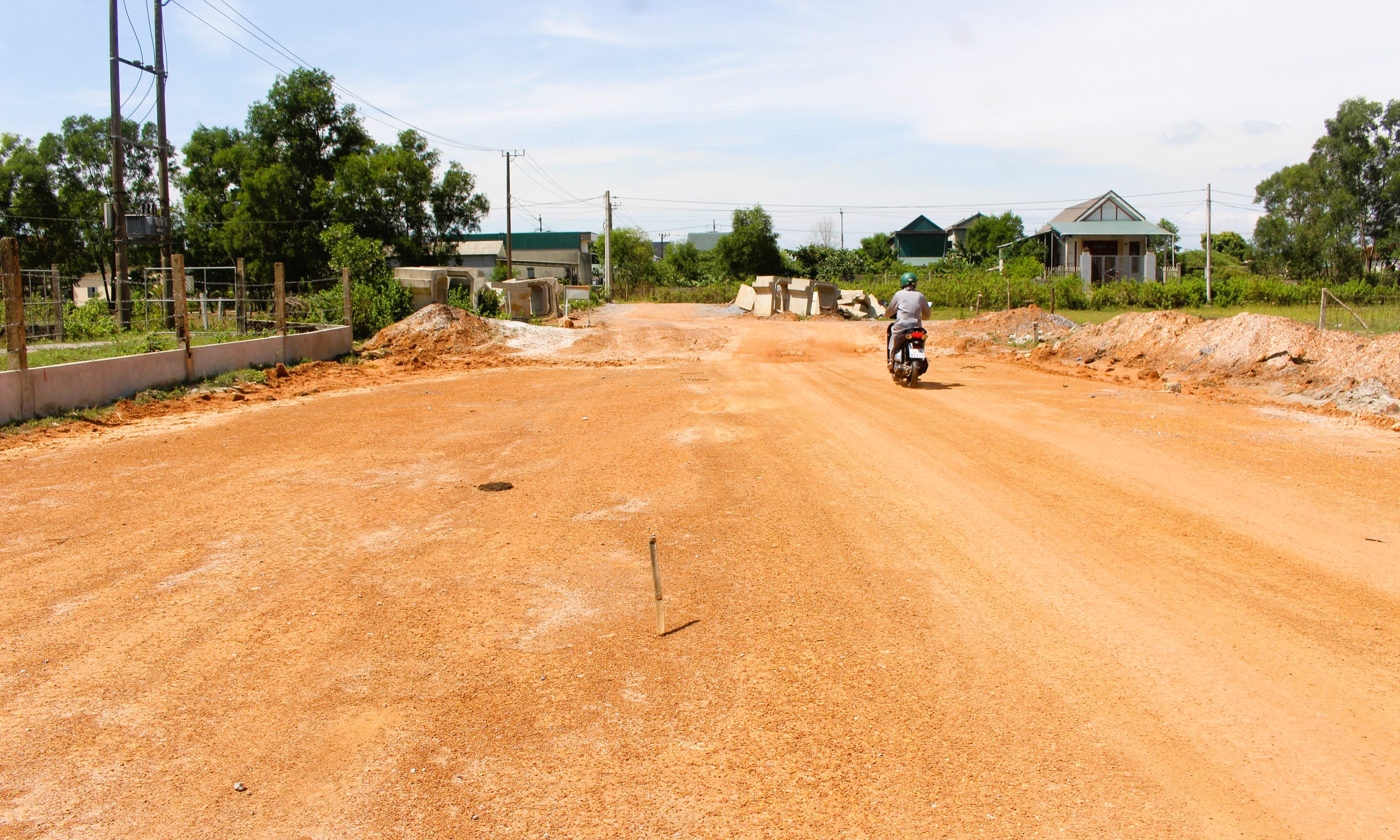 Dự &aacute;n đường tr&aacute;nh Đ&ocirc;ng H&agrave; đua nước r&uacute;t ho&agrave;n th&agrave;nh nhưng mặt bằng c&ograve;n vướng mắc- Ảnh 8.