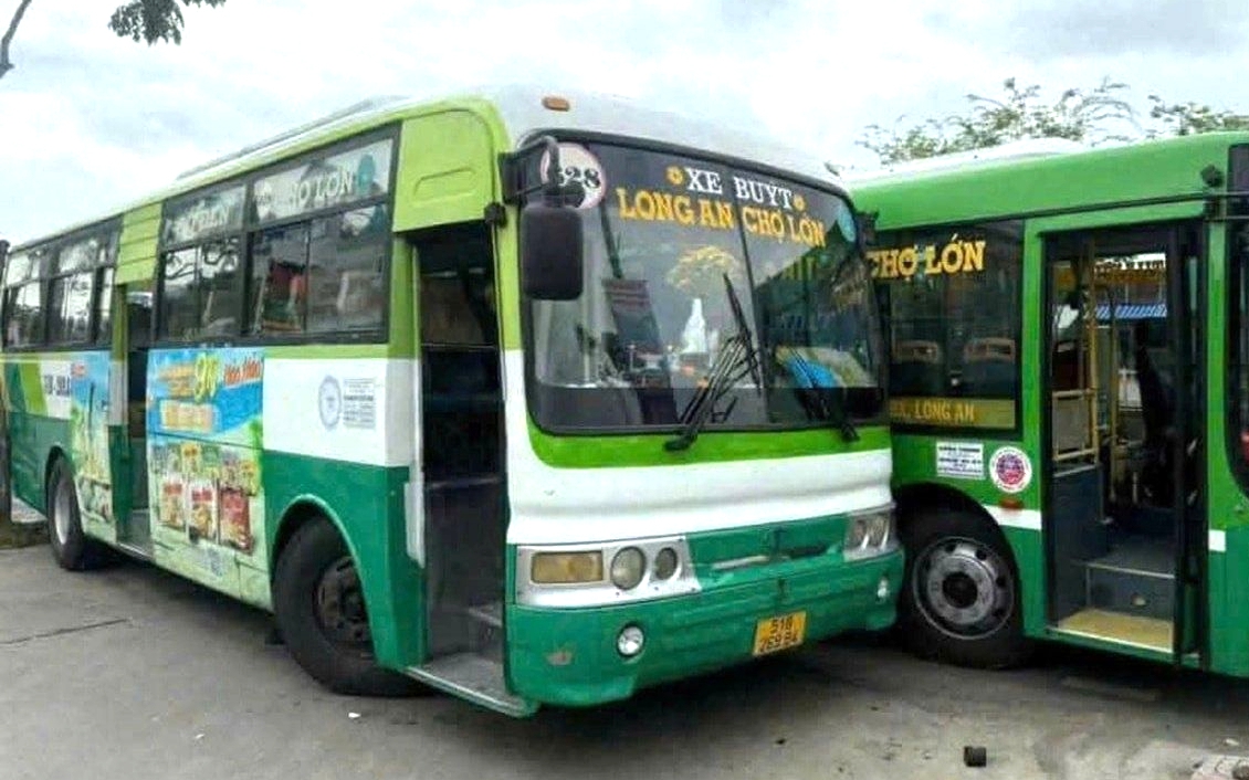 Xe bu&yacute;t ch&egrave;n &eacute;p, rượt đuổi nhau: Hơn, thua tr&ecirc;n t&iacute;nh mạng h&agrave;nh kh&aacute;ch
