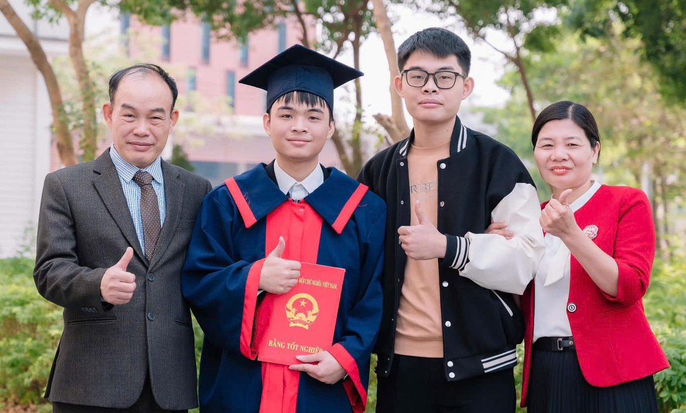 Thủ khoa tuyệt đối khối A00 thần tượng Ronaldo, thường kh&ocirc;ng học khuya- Ảnh 1.