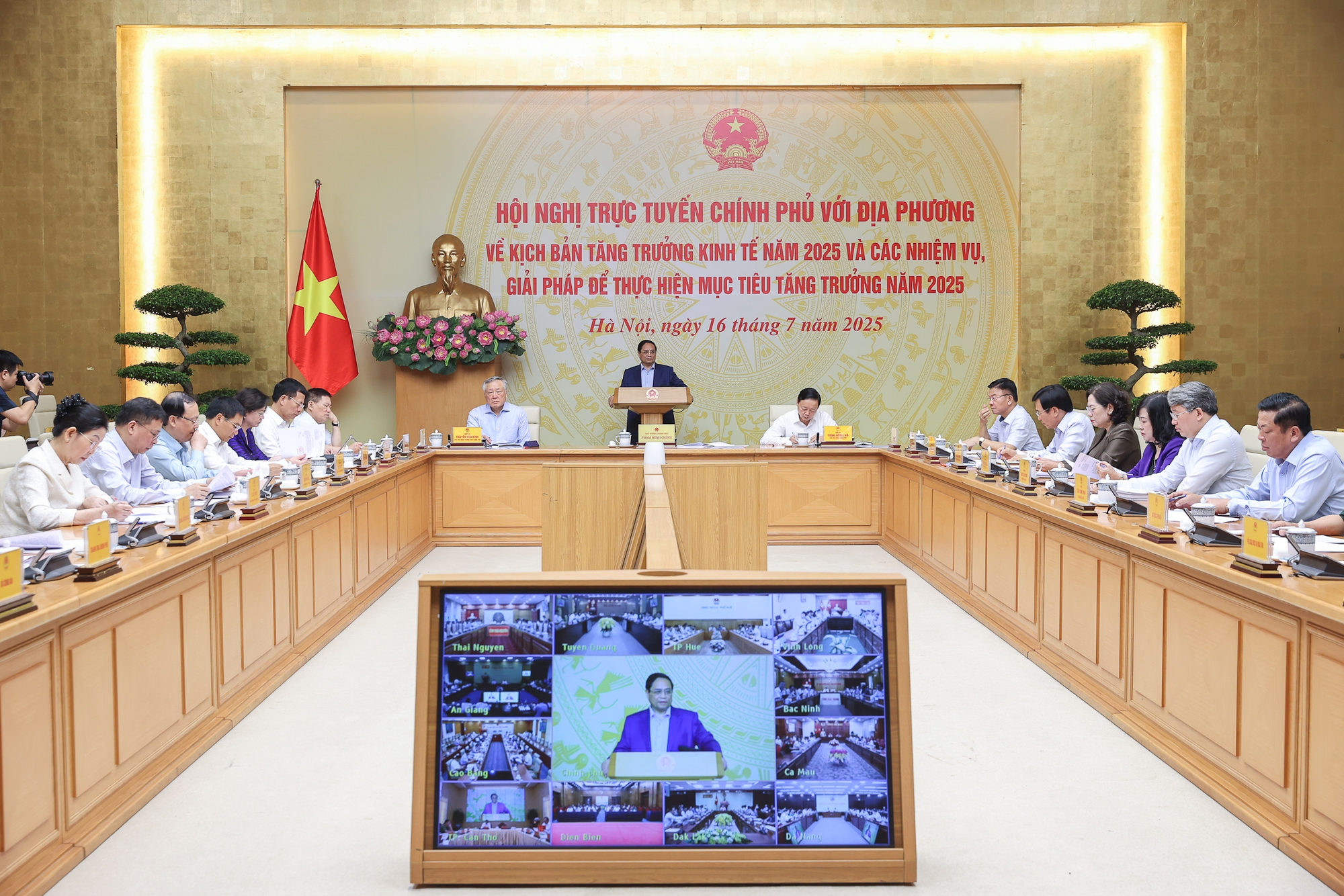Thủ tướng: Tăng trưởng GDP 8,3 - 8,5% l&agrave; mục ti&ecirc;u rất kh&oacute; nhưng kh&ocirc;ng thể kh&ocirc;ng l&agrave;m- Ảnh 2.