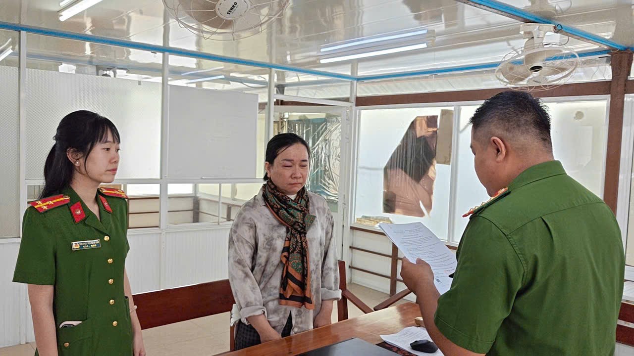 An Giang: Khởi tố cựu thủ quỹ một ng&acirc;n h&agrave;ng lừa đảo chiếm đoạt 4,3 tỷ đồng- Ảnh 1.