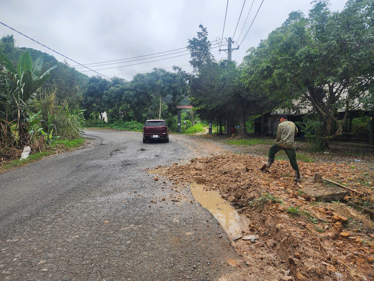 Quốc lộ 27 nối Đắk Lắk - L&acirc;m Đồng xuống cấp nghi&ecirc;m trọng, tai nạn giao th&ocirc;ng r&igrave;nh rập- Ảnh 7.