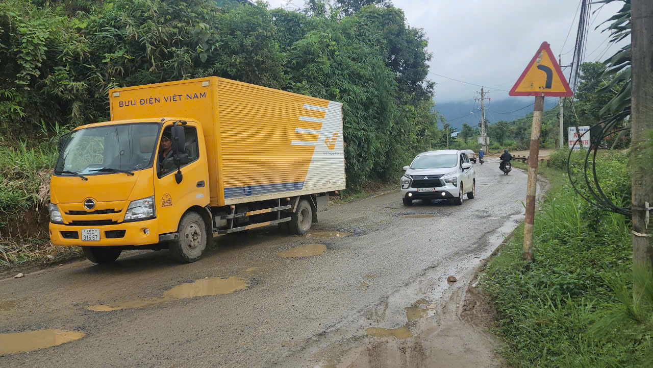 Quốc lộ 27 nối Đắk Lắk - L&acirc;m Đồng xuống cấp nghi&ecirc;m trọng, tai nạn giao th&ocirc;ng r&igrave;nh rập- Ảnh 5.