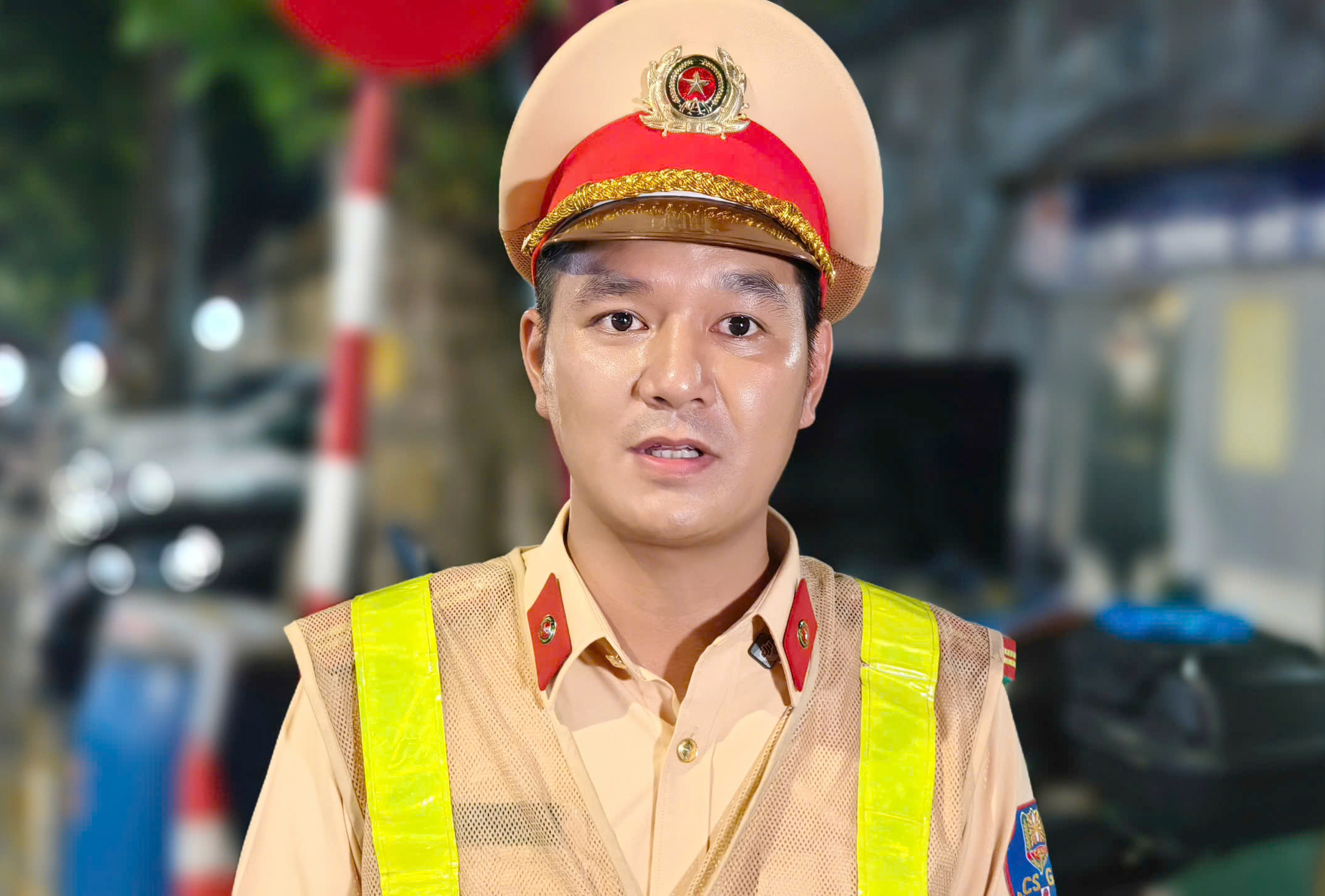 CSGT H&agrave; Nội xuy&ecirc;n đ&ecirc;m xử l&yacute; "ma men" cầm l&aacute;i, c&oacute; t&agrave;i xế bỏ xe th&aacute;o chạy- Ảnh 13.