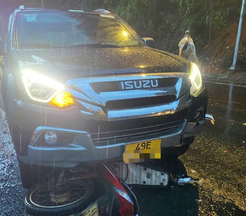 Hiện trường vụ tai nạn giao th&ocirc;ng tr&ecirc;n đ&egrave;o T&agrave; Nung.