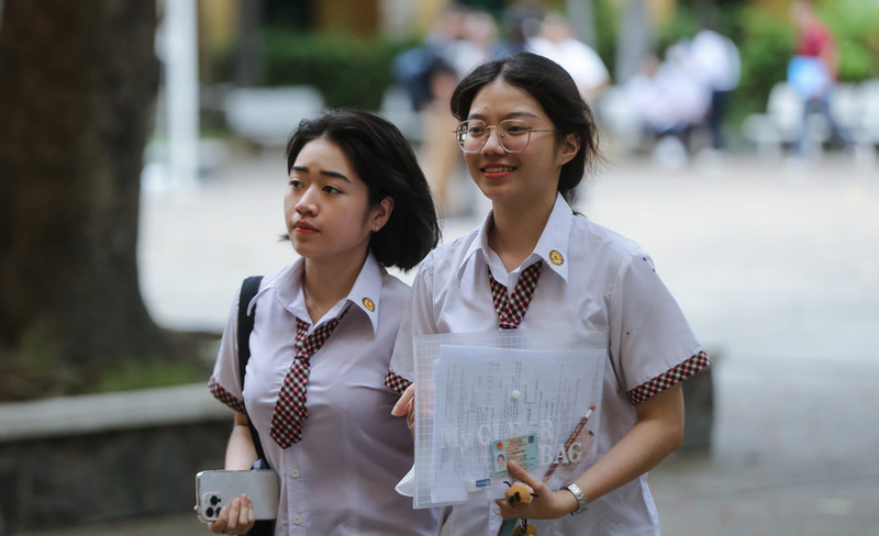 8 trường c&ocirc;ng lập tại H&agrave; Nội hạ điểm chuẩn v&agrave;o lớp 10 năm 2025- Ảnh 1.