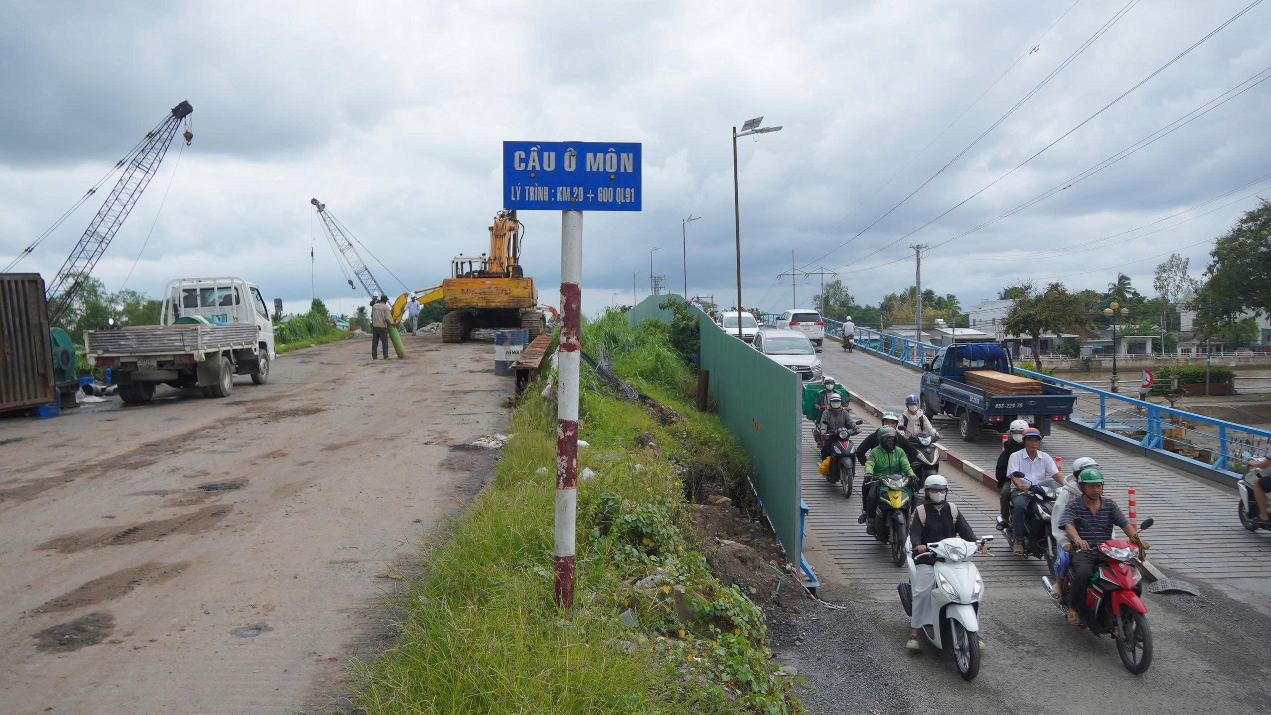 Cầu &Ocirc; M&ocirc;n chậm tiến độ: Sẽ điều chuyển khối lượng nếu kh&ocirc;ng c&oacute; chuyển biến- Ảnh 1.