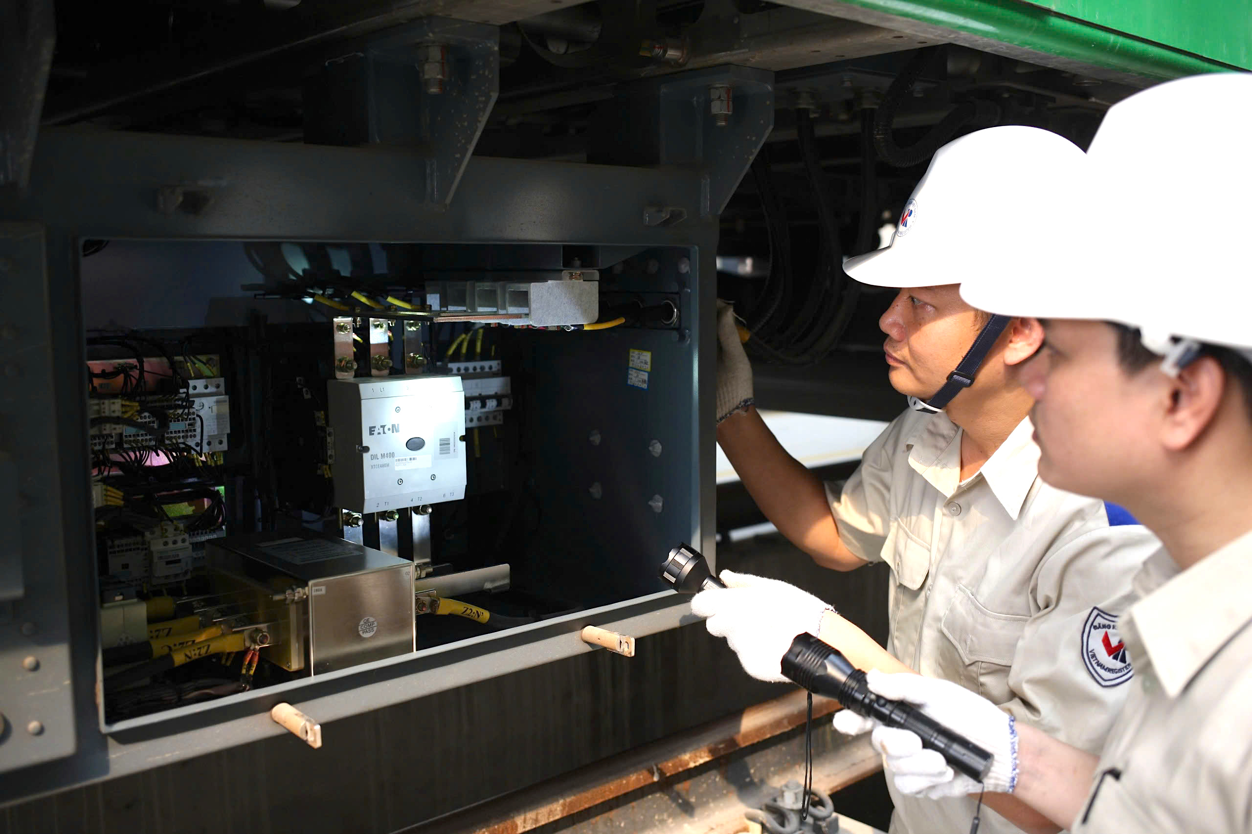 Siết chặt tiêu chuẩn đăng kiểm viên đường sắt: Thu hồi quyết định nếu vi phạm, sách nhiễu- Ảnh 1. Siết chặt tiêu chuẩn đăng kiểm viên đường sắt: Thu hồi quyết định nếu vi phạm, sách nhiễu- Ảnh 1.