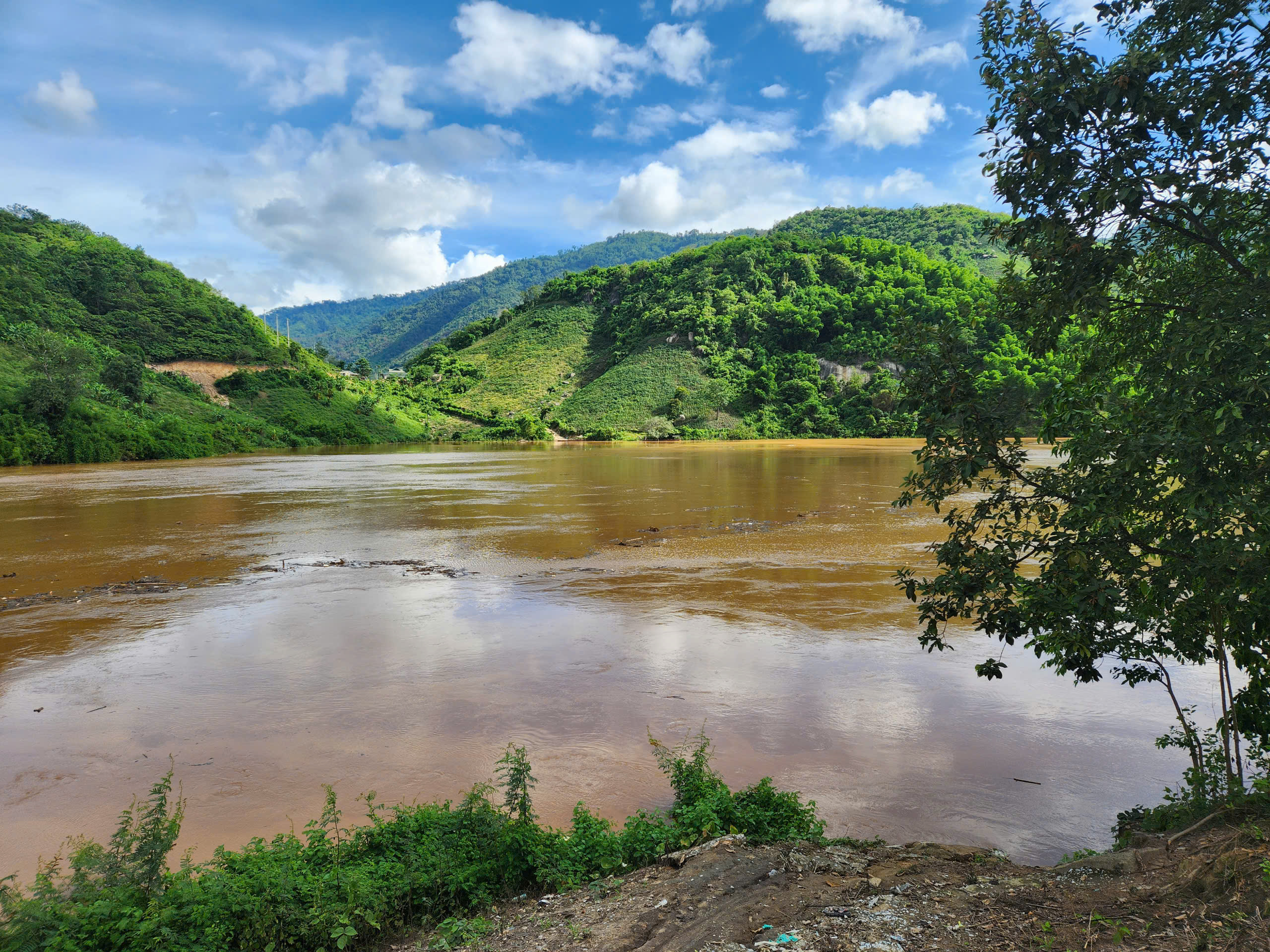 Người d&acirc;n x&atilde; ngh&egrave;o Thanh H&oacute;a m&ograve;n mỏi chờ cầu nối s&ocirc;ng M&atilde;- Ảnh 1.