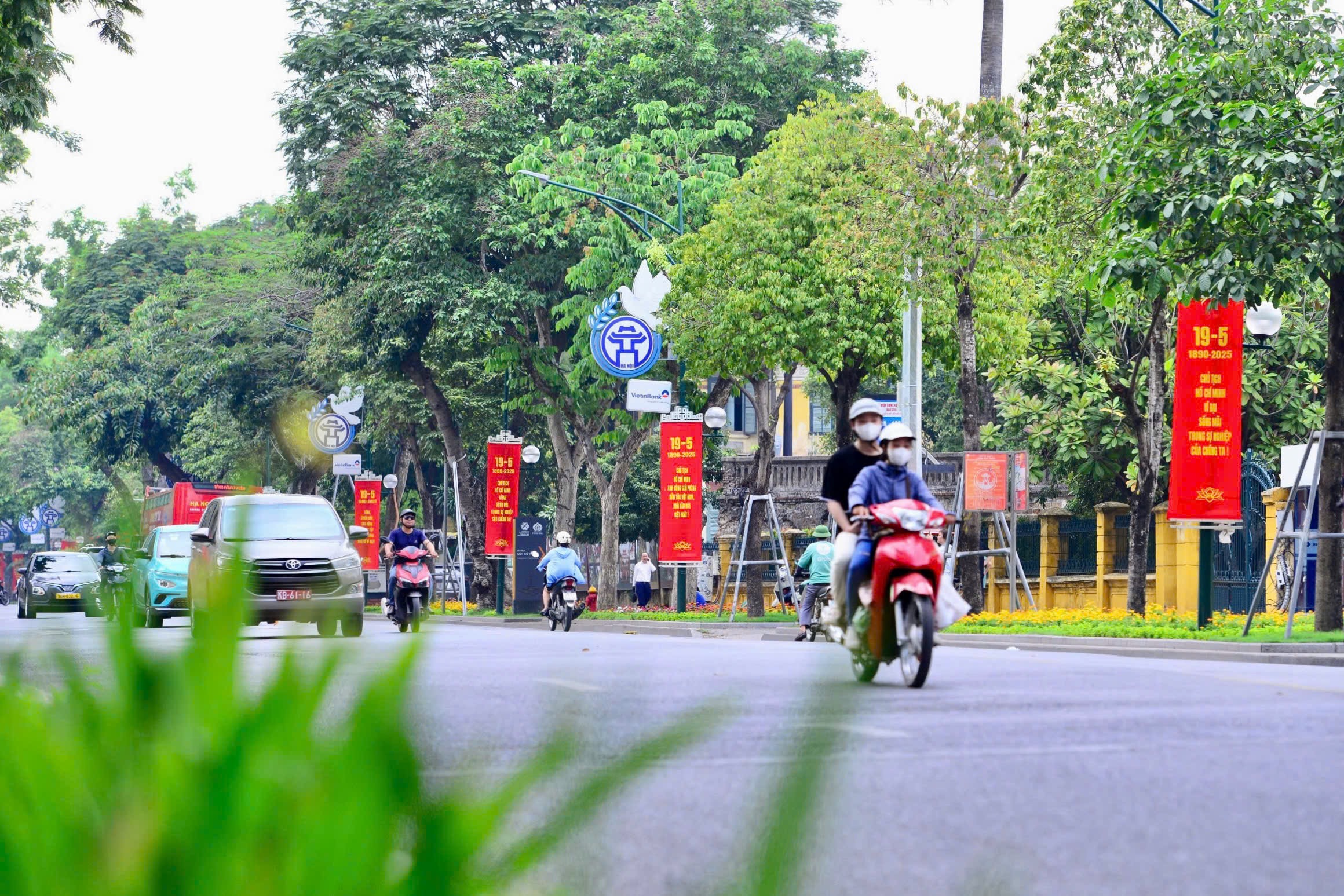 H&agrave; Nội chỉnh trang đ&ocirc; thị phục vụ kỷ niệm 80 năm C&aacute;ch mạng th&aacute;ng T&aacute;m v&agrave; Quốc kh&aacute;nh 2/9- Ảnh 1.