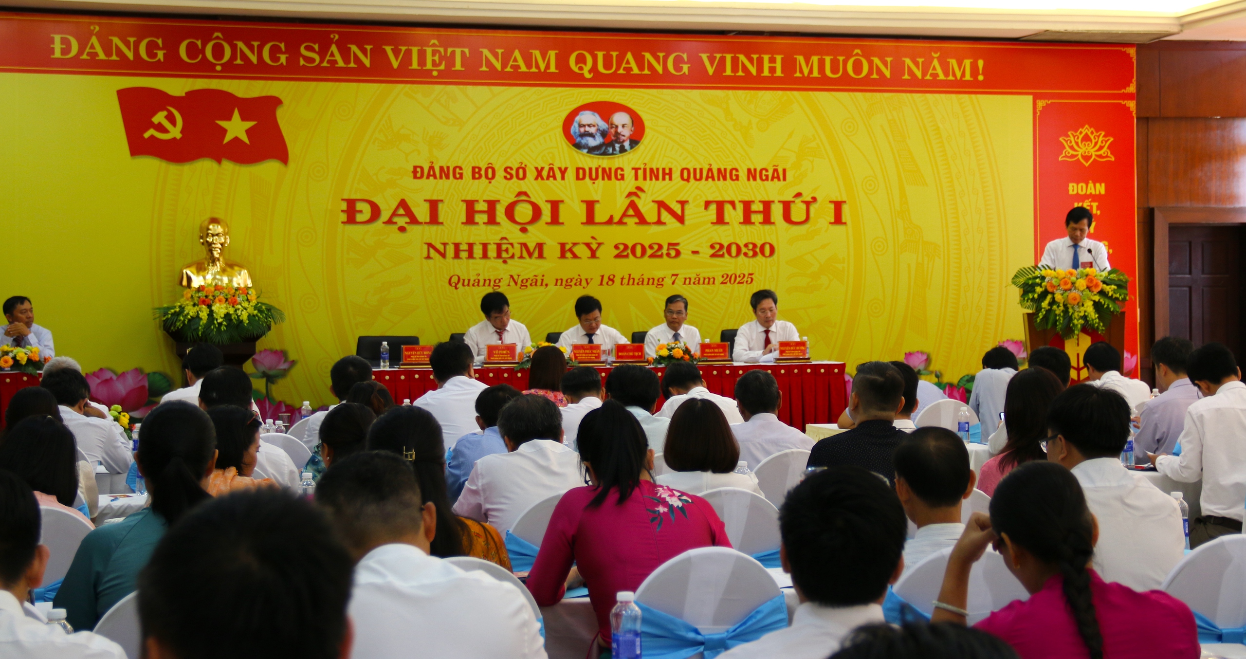 Đến năm 2030, to&agrave;n bộ d&acirc;n đ&ocirc; thị Quảng Ng&atilde;i được cấp nước sạch tập trung- Ảnh 1.