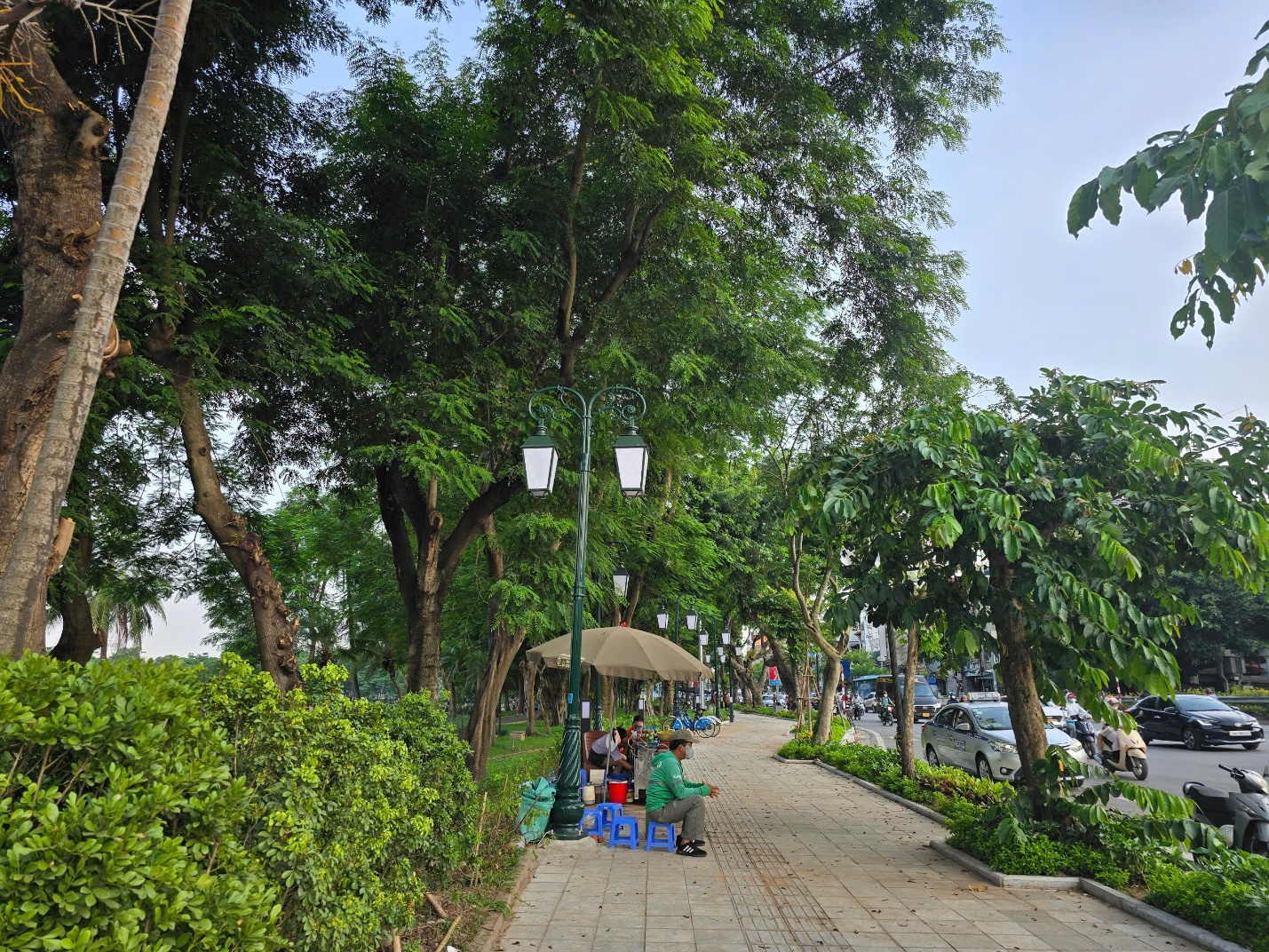 Cần mạnh tay xử l&yacute; t&igrave;nh trạng chiếm dụng c&ocirc;ng vi&ecirc;n, hồ nước ở H&agrave; Nội- Ảnh 1.