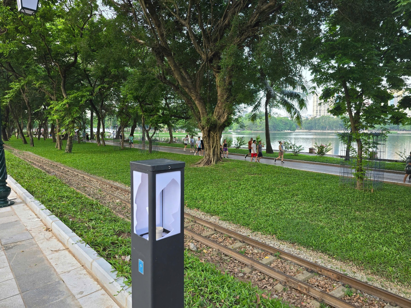 Cần mạnh tay xử l&yacute; t&igrave;nh trạng chiếm dụng c&ocirc;ng vi&ecirc;n, hồ nước ở H&agrave; Nội- Ảnh 2.