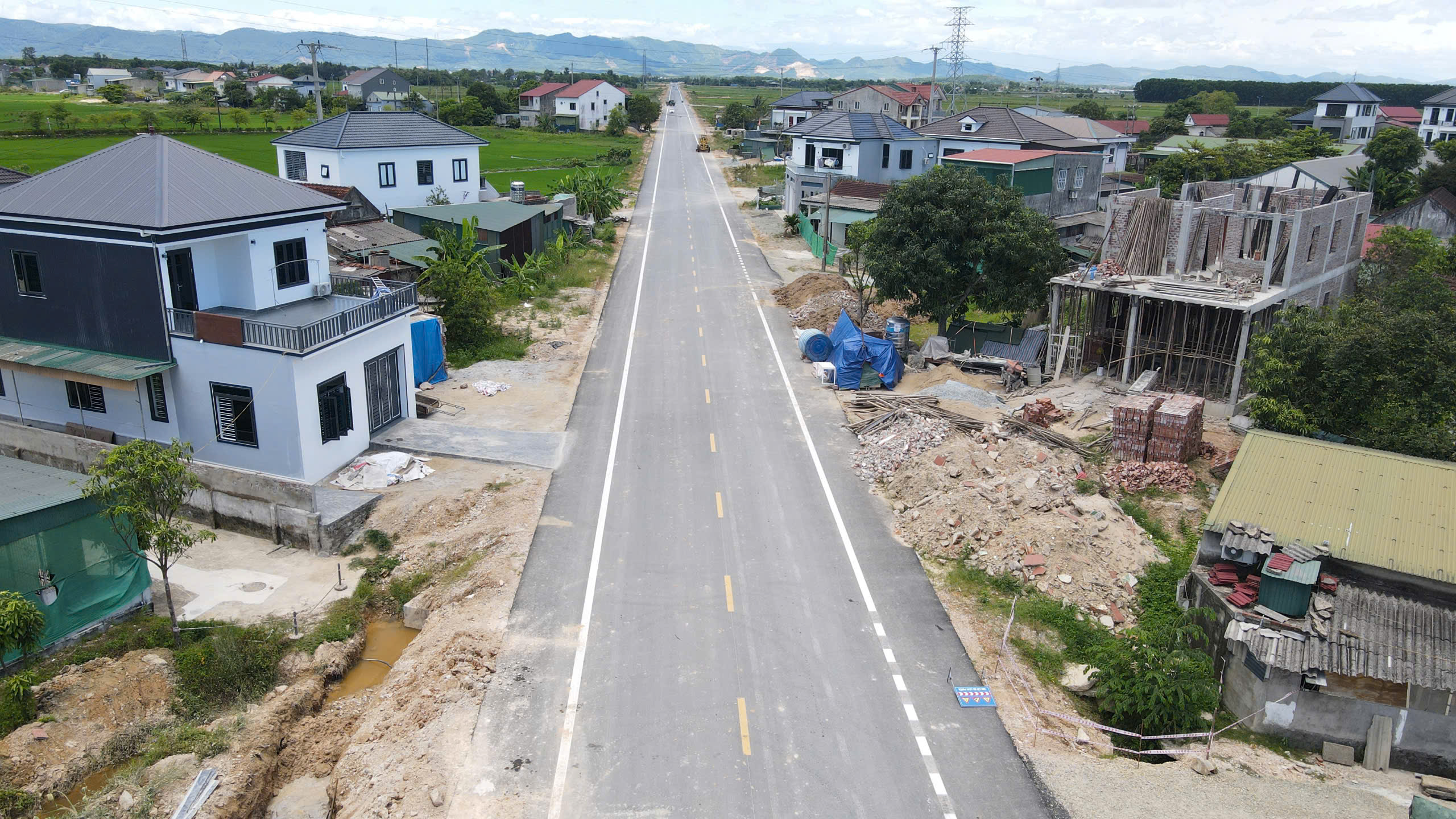 Th&ocirc;ng xe đường Ng&ocirc; Quyền k&eacute;o d&agrave;i, kỳ vọng ph&aacute;t triển mới của H&agrave; Tĩnh- Ảnh 2.