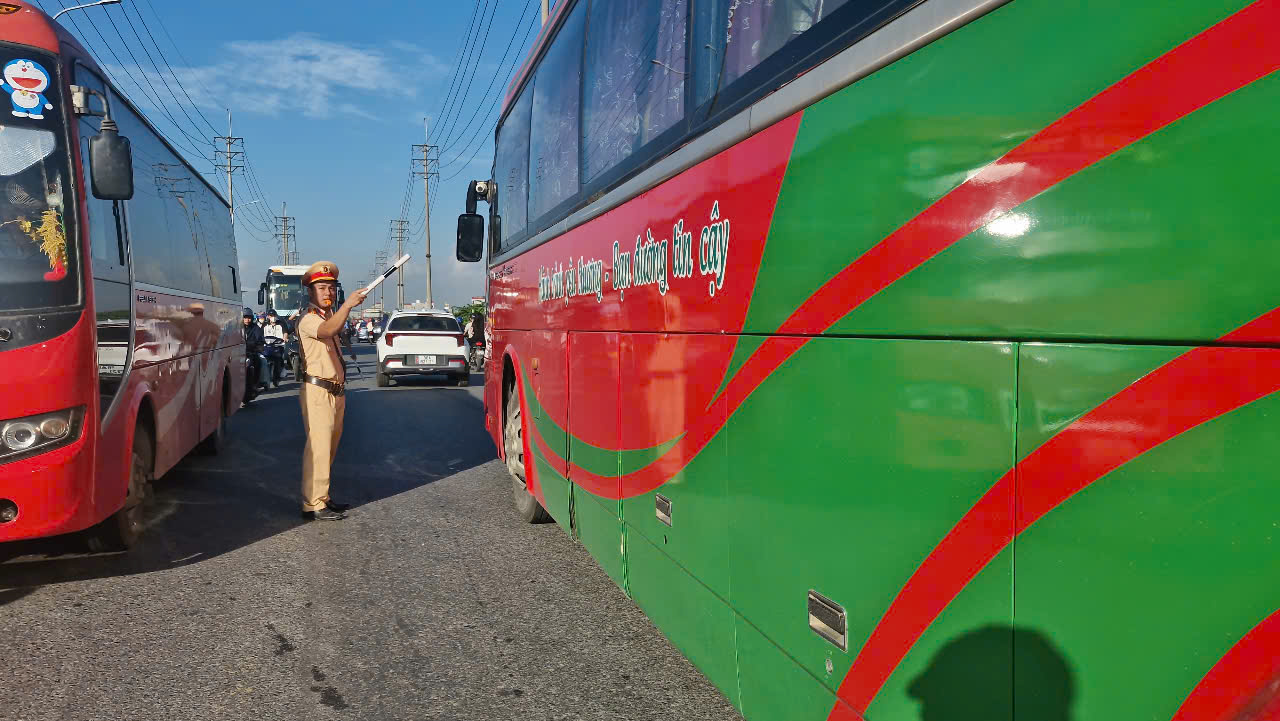 Bắc Ninh giải b&agrave;i to&aacute;n &ugrave;n tắc giao th&ocirc;ng tại khu c&ocirc;ng nghiệp Quang Ch&acirc;u- Ảnh 6.