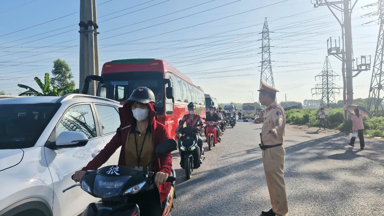 Bắc Ninh giải b&agrave;i to&aacute;n &ugrave;n tắc giao th&ocirc;ng tại khu c&ocirc;ng nghiệp Quang Ch&acirc;u- Ảnh 1.