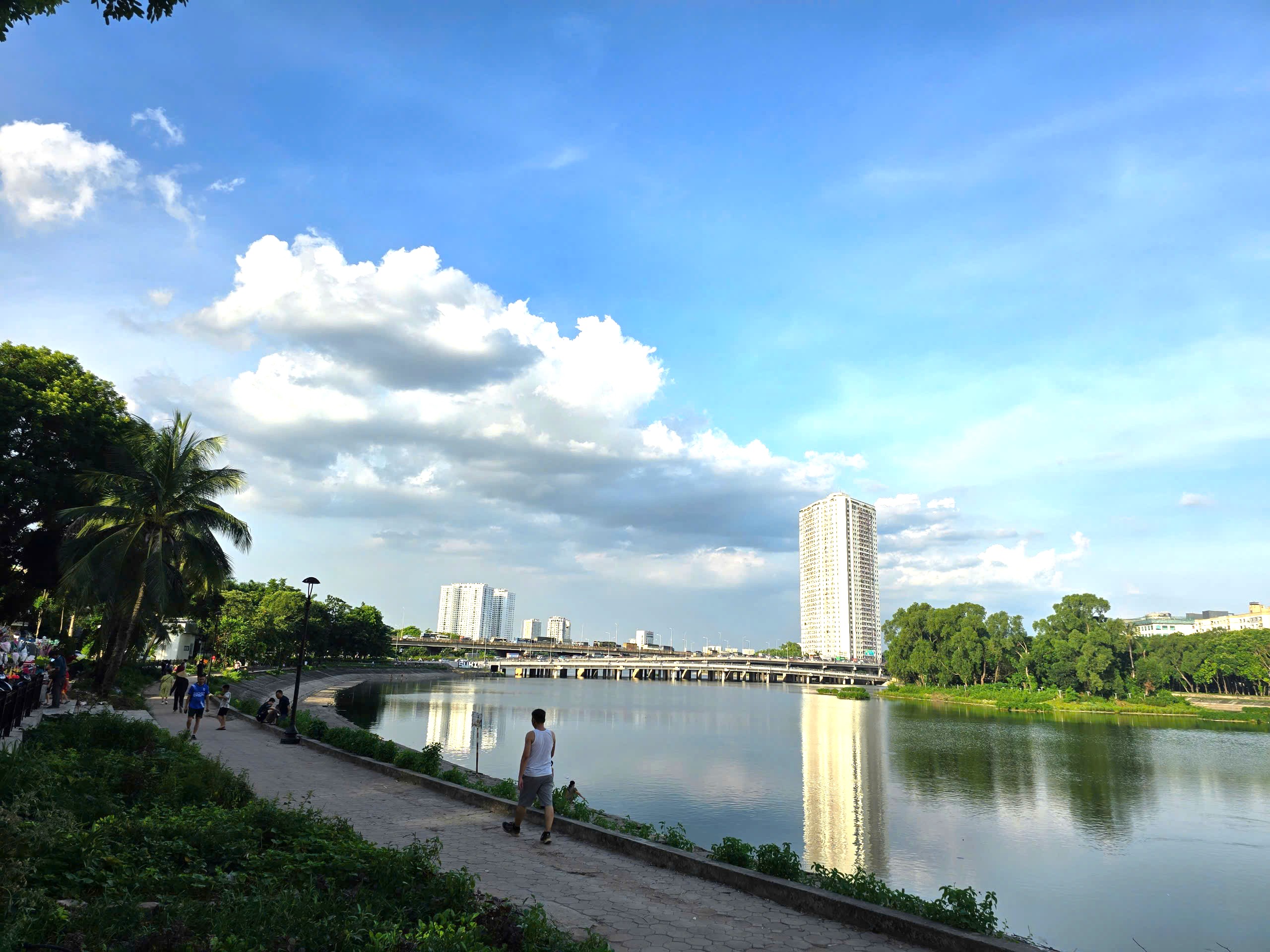 Cần mạnh tay xử l&yacute; t&igrave;nh trạng chiếm dụng c&ocirc;ng vi&ecirc;n, hồ nước ở H&agrave; Nội- Ảnh 10.