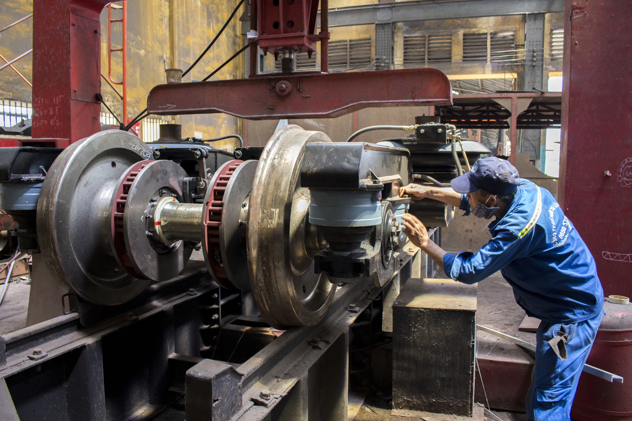 Luật Đường sắt 2025: Khuyến kh&iacute;ch chuyển giao c&ocirc;ng nghệ, ưu ti&ecirc;n nội địa h&oacute;a- Ảnh 1.