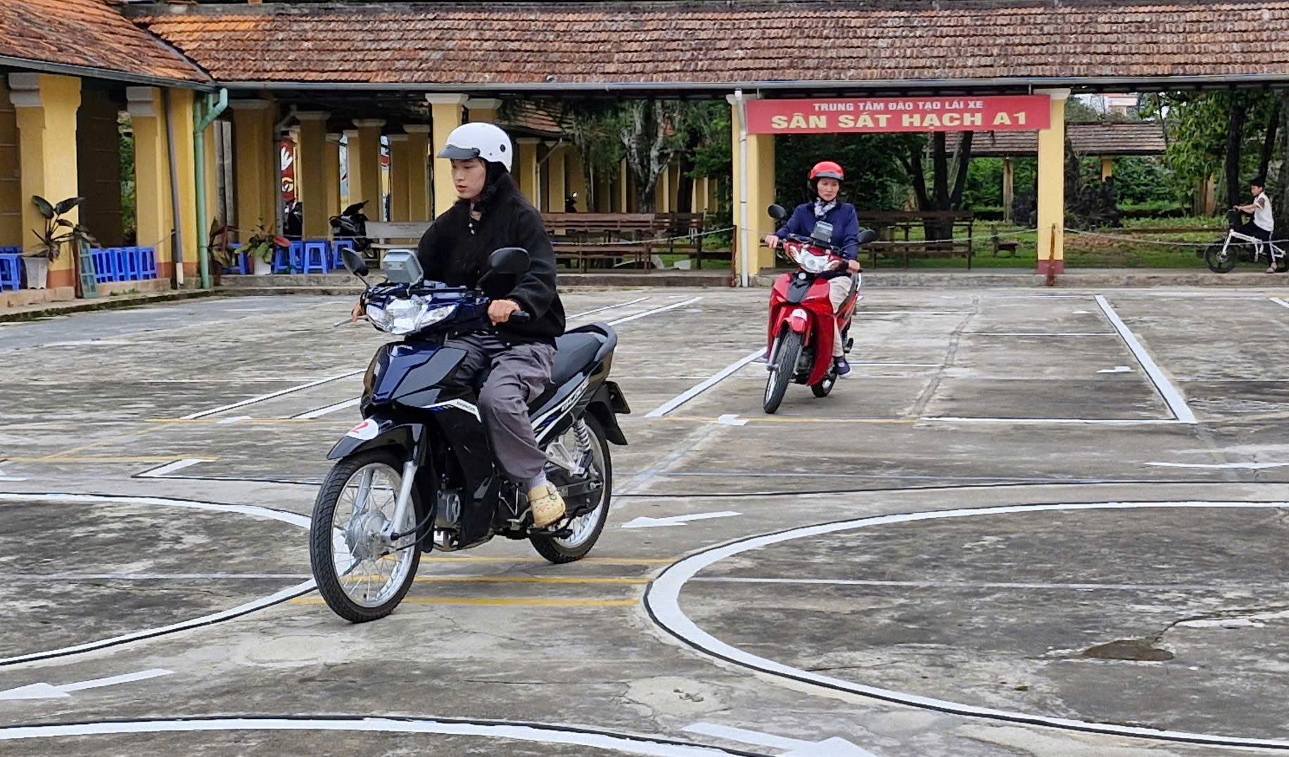 L&acirc;m Đồng: Rốt r&aacute;o giải quyết c&aacute;c hồ sơ đ&atilde; ho&agrave;n th&agrave;nh kh&oacute;a học cấp GPLX trước 30/7- Ảnh 2.