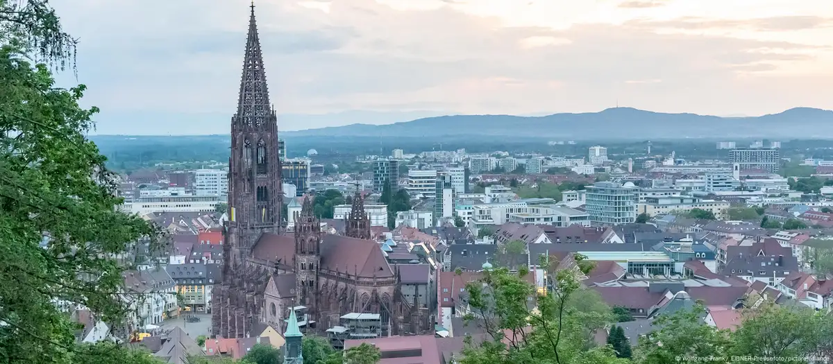 C&aacute;ch phố cổ Freiburg, Đức giảm bớt &ocirc; t&ocirc; c&aacute; nh&acirc;n trong đ&ocirc; thị- Ảnh 1.