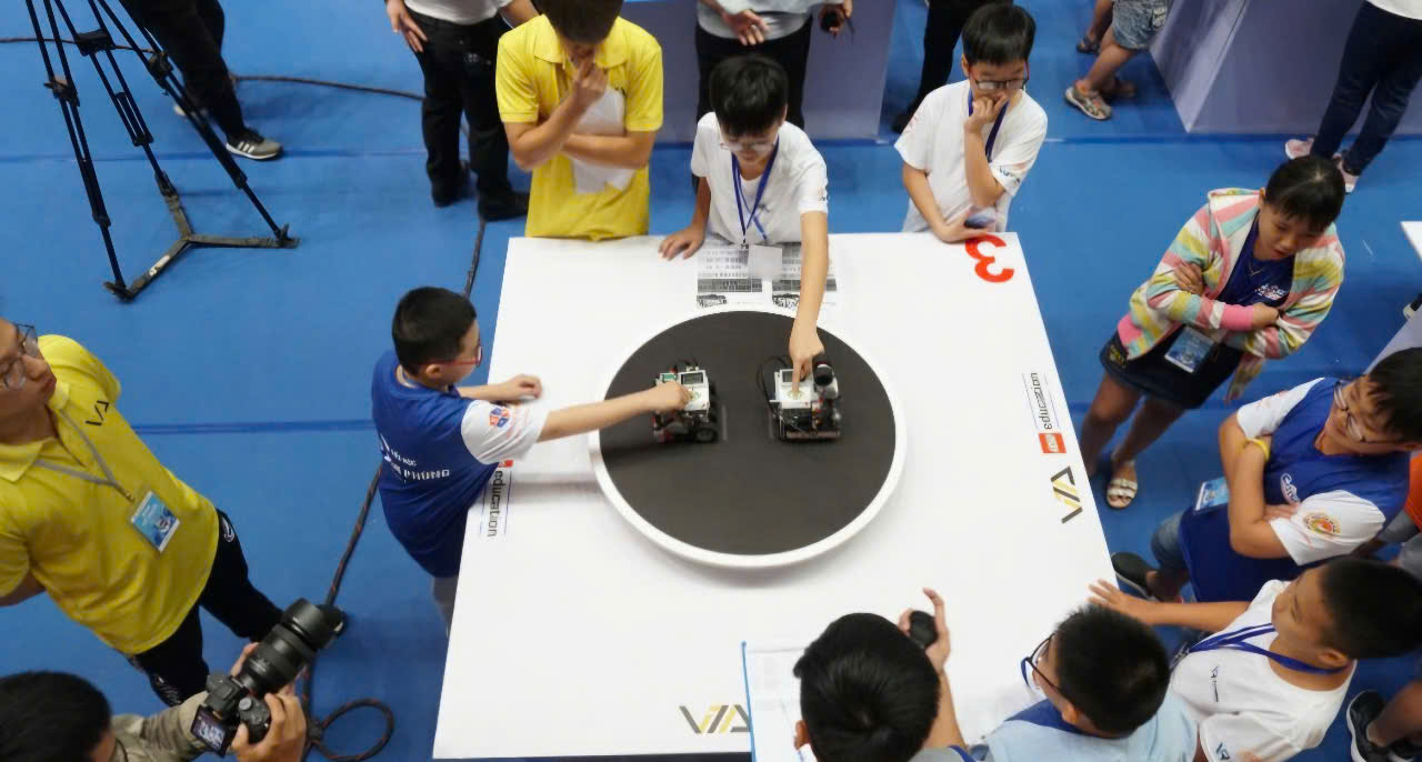 Gia Lai lần đầu tổ chức Robotacon mở rộng - s&acirc;n chơi c&ocirc;ng nghệ cho học sinh phổ th&ocirc;ng- Ảnh 1.