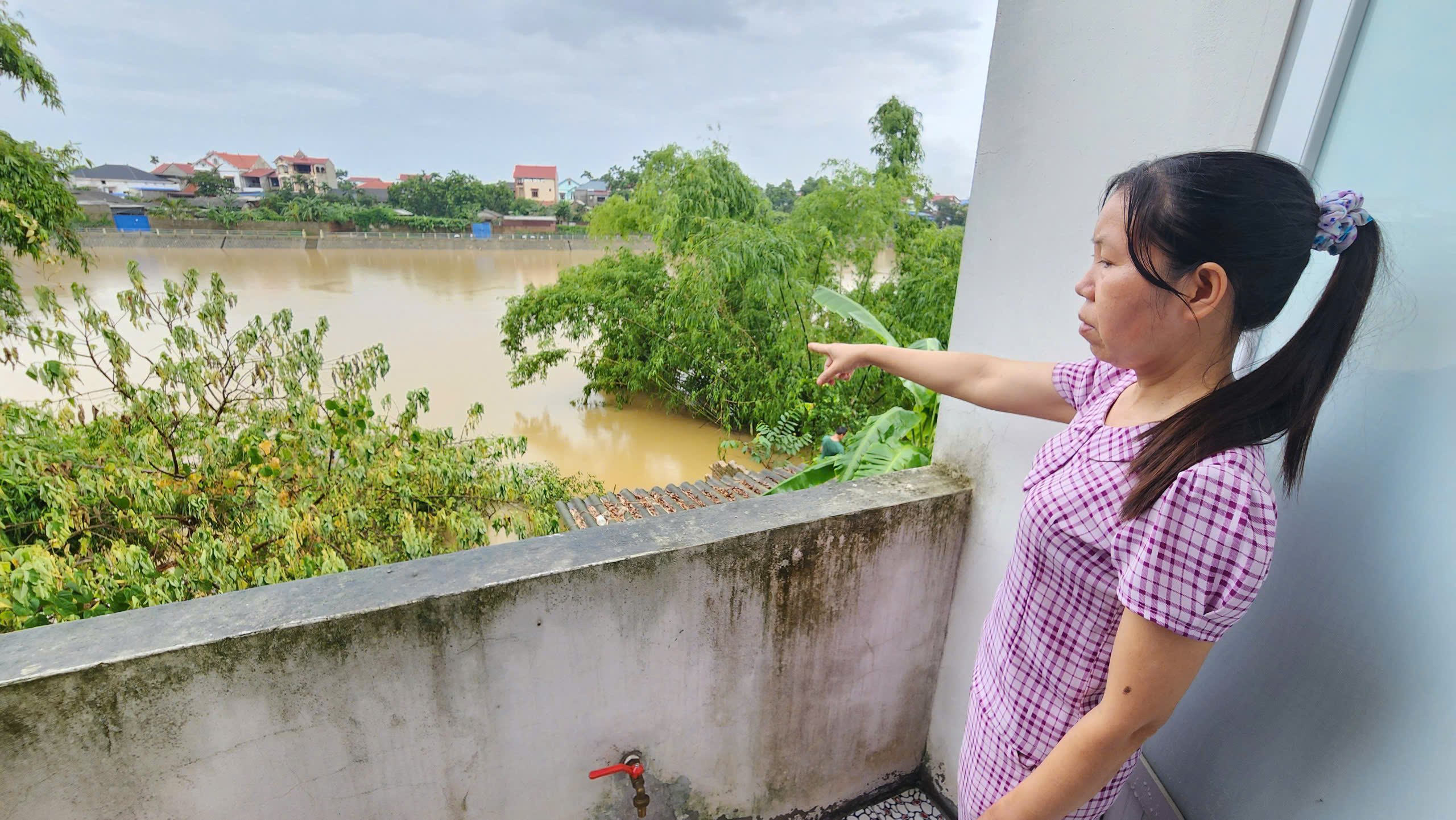 Bắc Ninh: Nhiều nh&agrave; c&oacute; nguy cơ sạt lở, ch&iacute;nh quyền khẩn cấp sơ t&aacute;n người d&acirc;n- Ảnh 15.